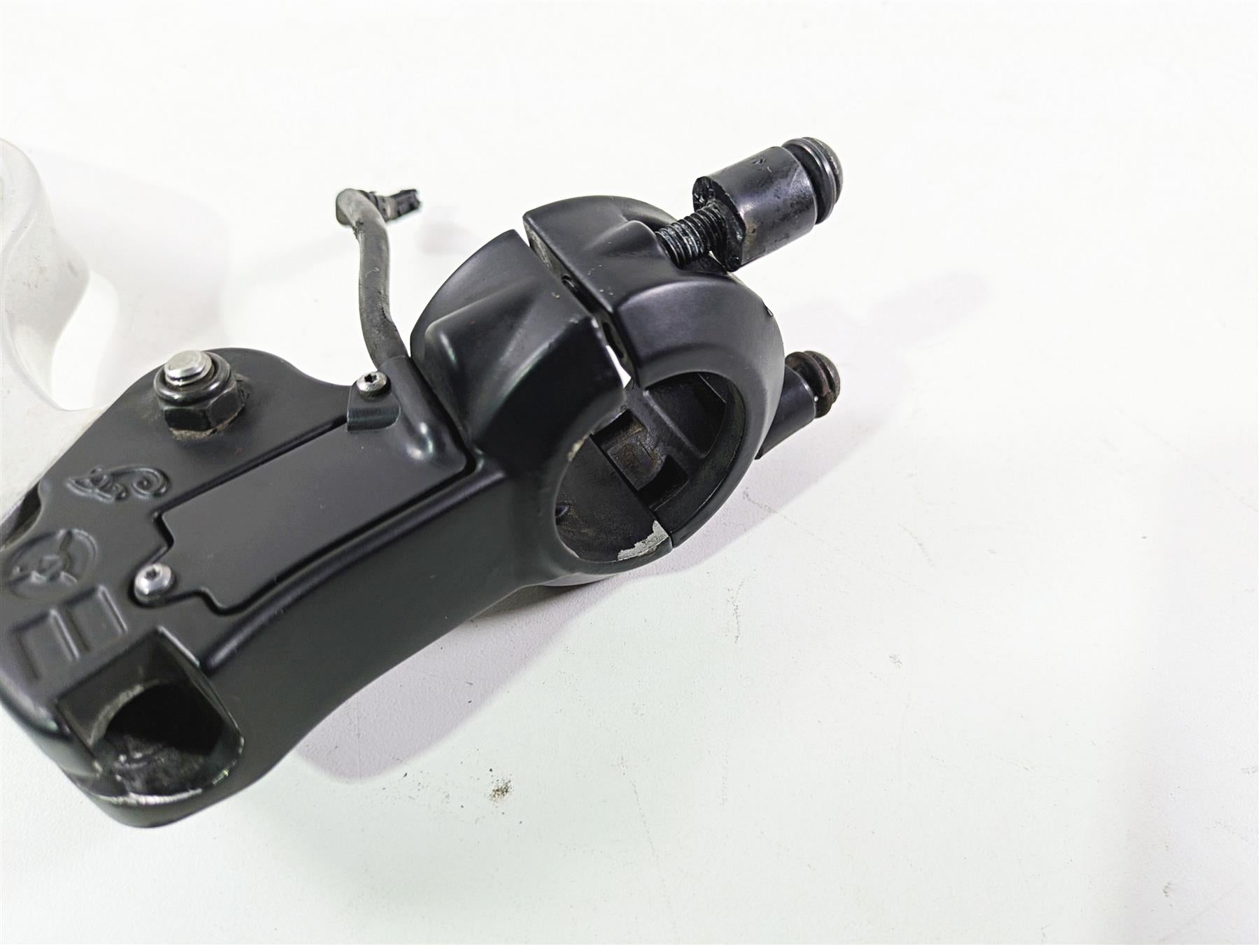 2018 Indian Springfield Dark Horse Clutch Perch Lever Set 1323706 1323612 {{ shop.shopifyCountryName }} - Mototech271