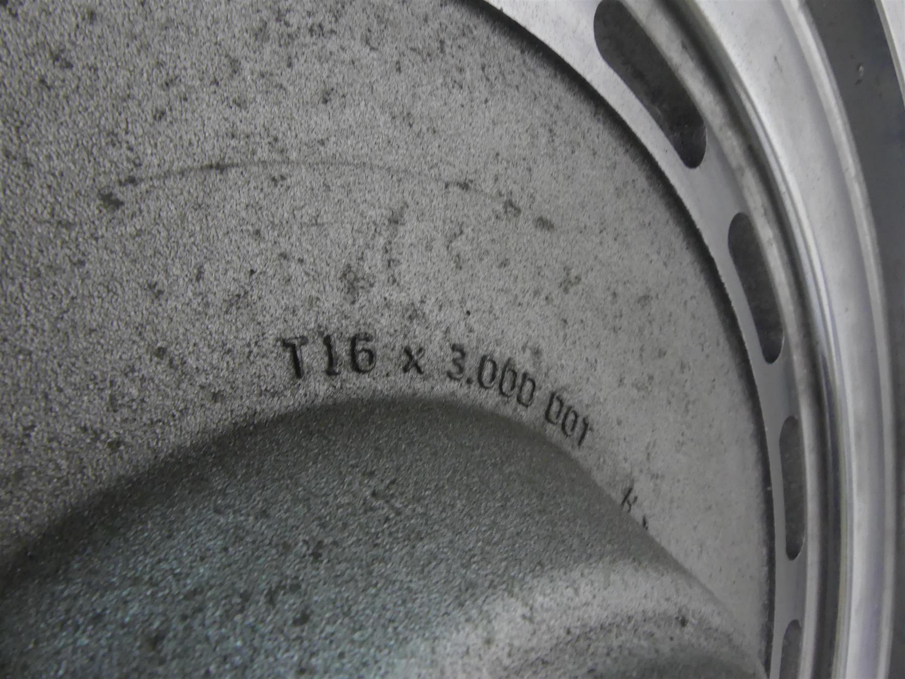2003 Harley Sportster XL1200 C 100th Anniv Straight 16x3 Rear Wheel 41013-00A {{ shop.shopifyCountryName }} - Mototech271