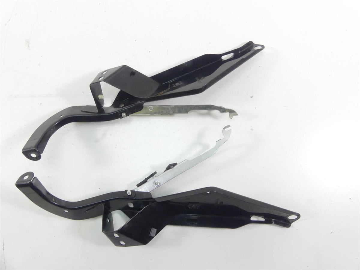 2009 Harley FLHTCU SE4 CVO E-Glide Front Fairing Mount Set - Read 58478-96B {{ shop.shopifyCountryName }} - Mototech271