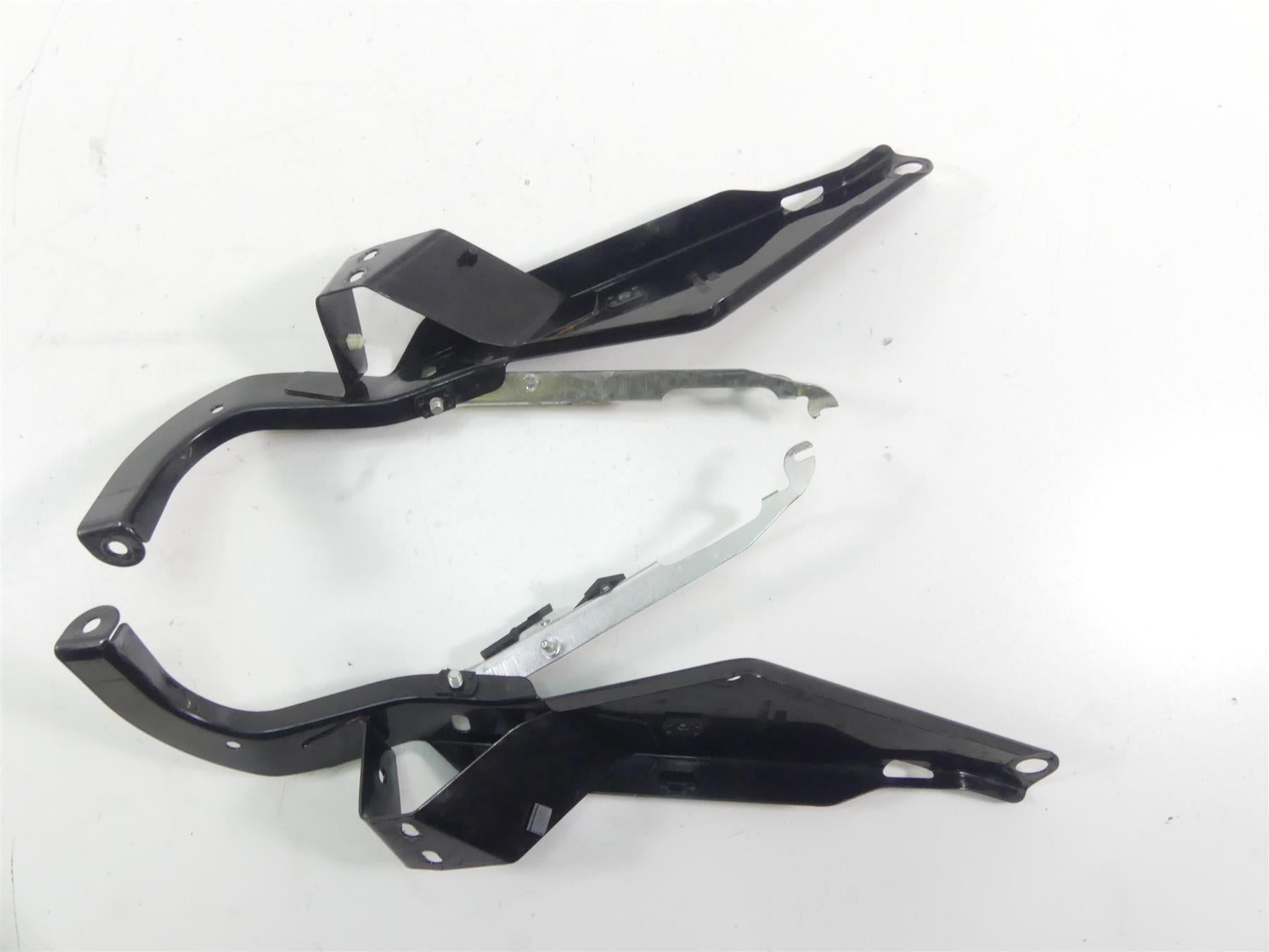 2009 Harley FLHTCU SE4 CVO E-Glide Front Fairing Mount Set - Read 58478-96B {{ shop.shopifyCountryName }} - Mototech271