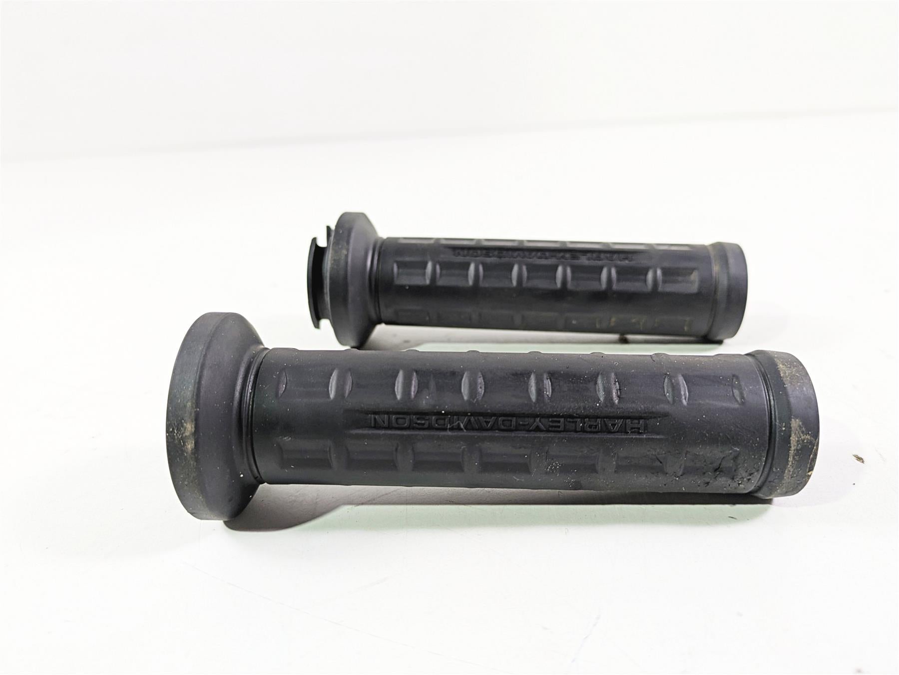 2024 Harley Sportster RH975 S Left Right Hand Grip Set 56100386 {{ shop.shopifyCountryName }} - Mototech271