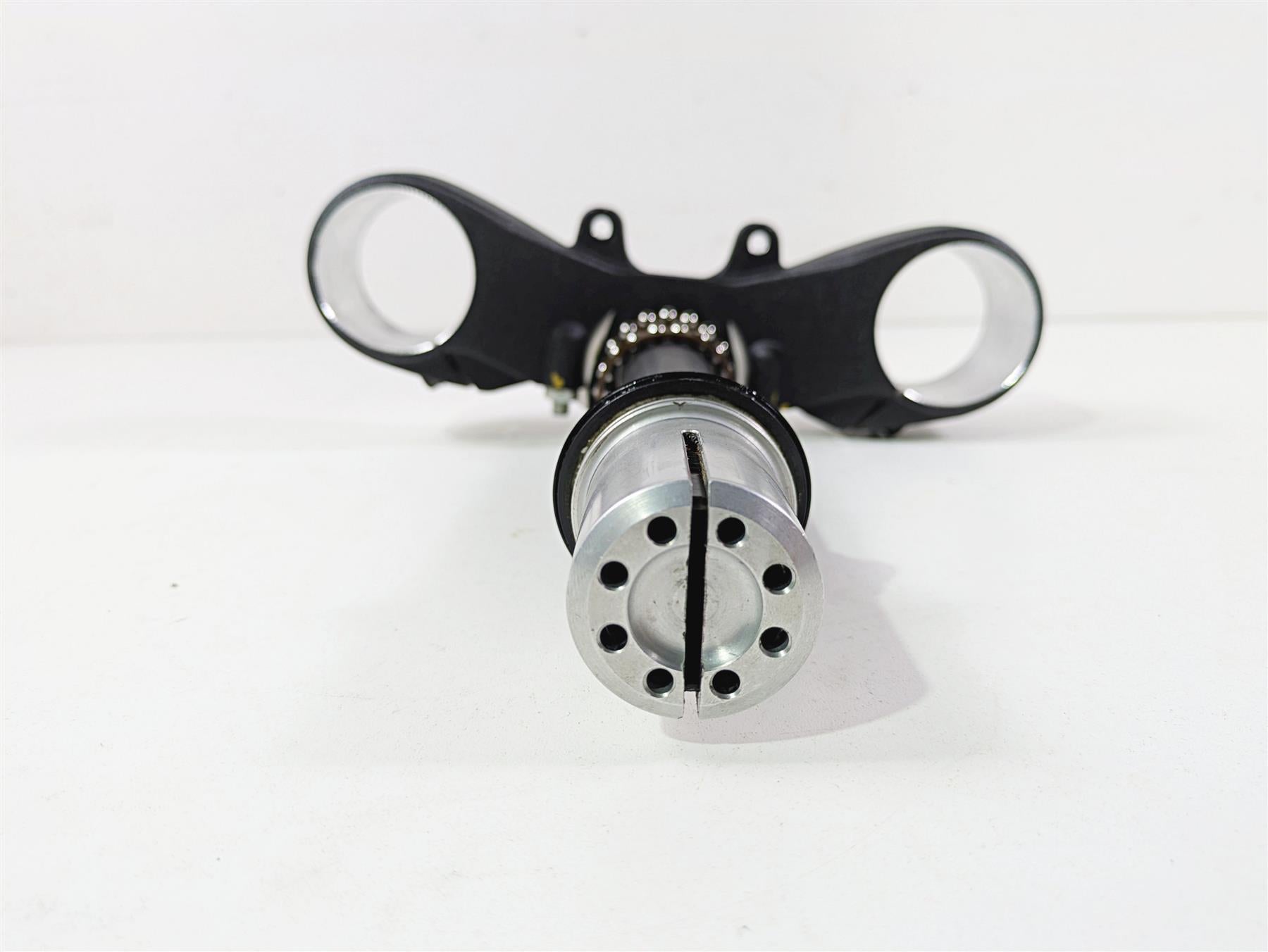 2022 Ducati Hypermotard 950 Lower Triple Tree Steering Clamp 342P1022AA {{ shop.shopifyCountryName }} - Mototech271