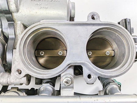 2008 Yamaha YZF R1 RN19 Mikuni Throttle Body Injectors & Wiring 4C8-13750-20-00 {{ shop.shopifyCountryName }} - Mototech271