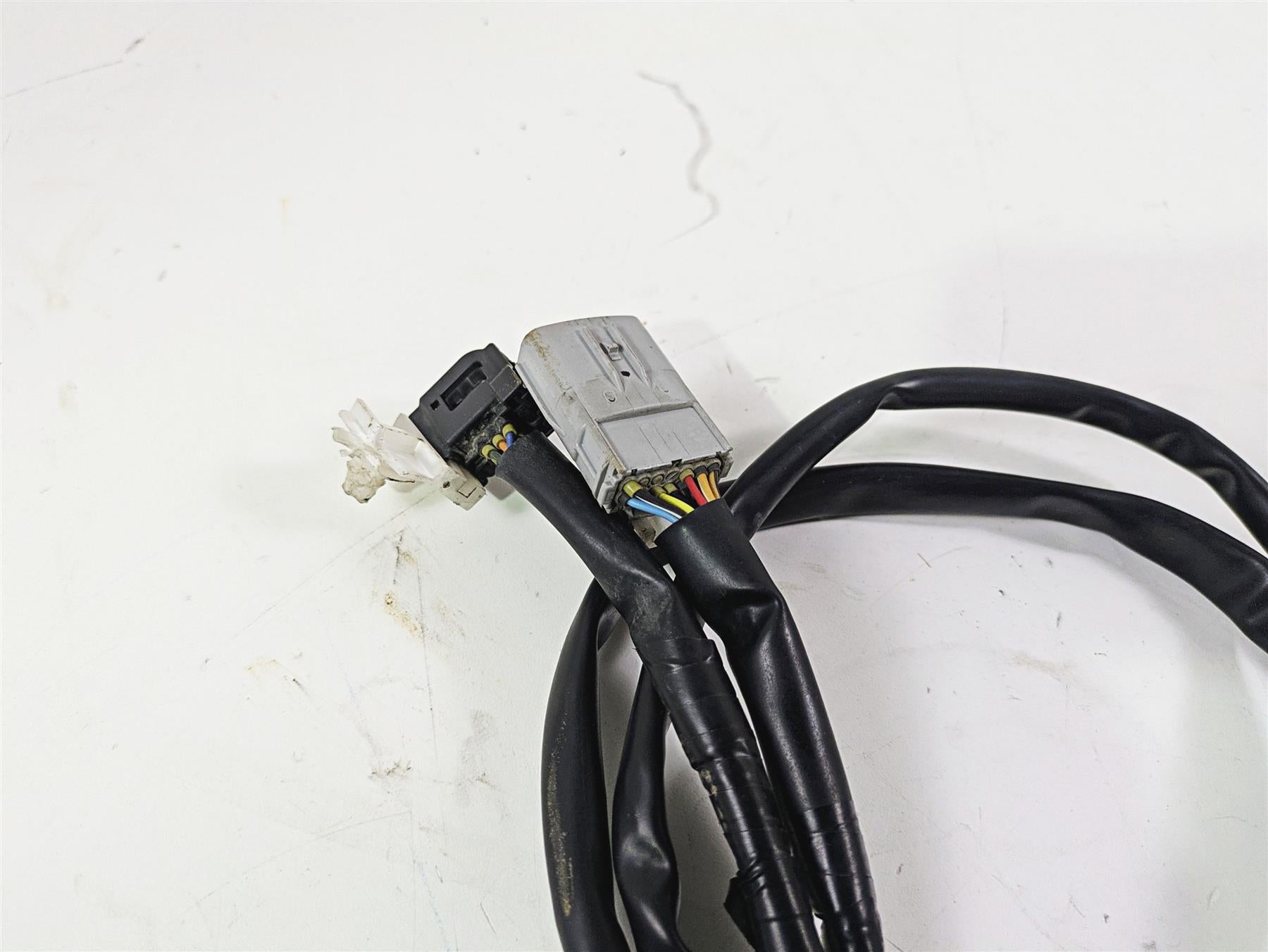 2020 Suzuki V-Strom 1050 XT Right Hand Start Stop Control Switch 57100-06L00 {{ shop.shopifyCountryName }} - Mototech271
