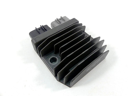 2022 Triumph Speed Triple 1200 RS Rectifier Voltage Regulator T1300679 FH027AA {{ shop.shopifyCountryName }} - Mototech271