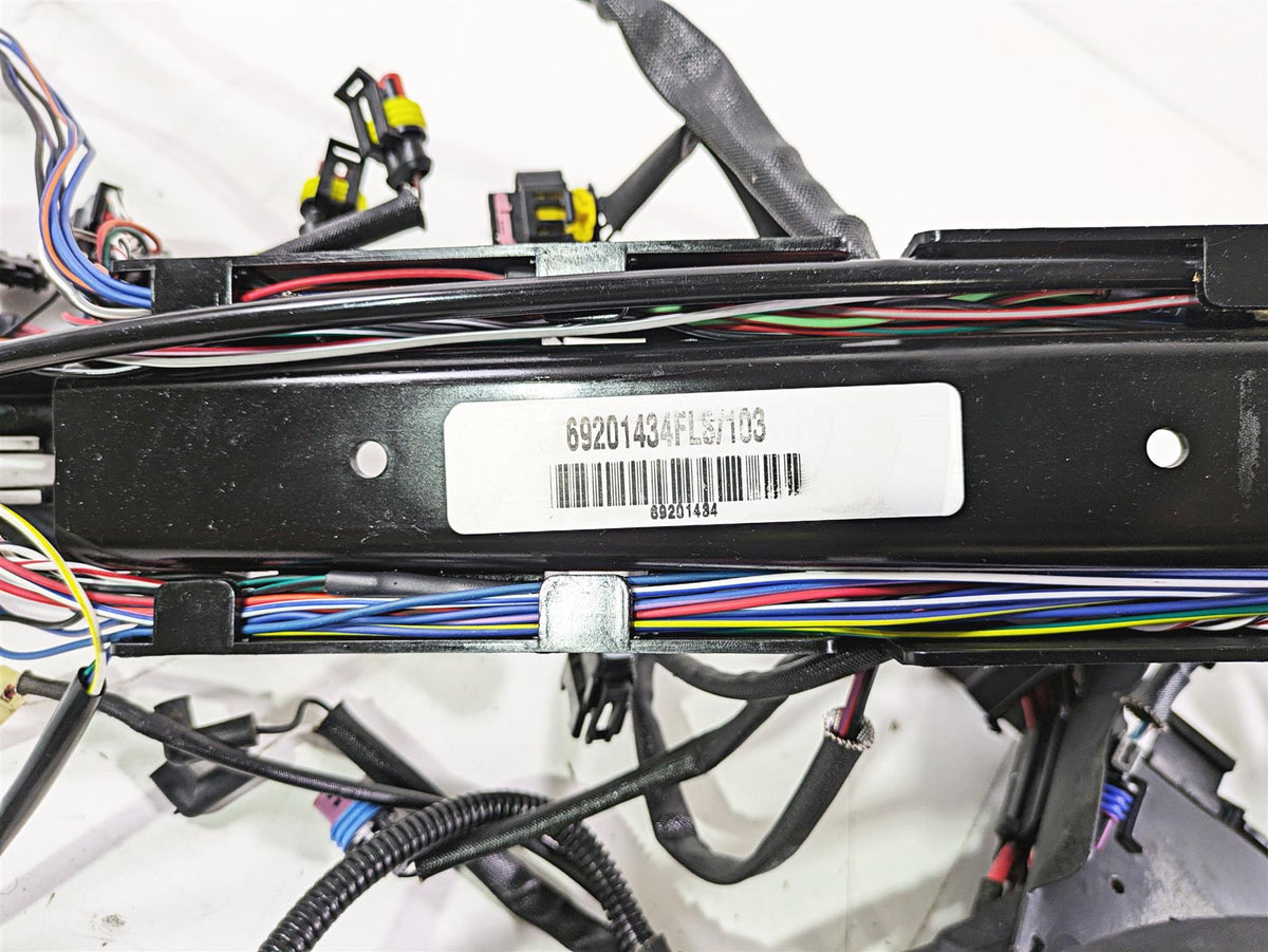 2017 Harley FLS Softail Slim Main Wiring Harness Loom - Non Abs -No Cut 69201434 {{ shop.shopifyCountryName }} - Mototech271