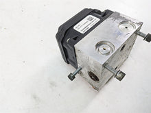 Load image into Gallery viewer, 2010 Harley Touring FLHTCU Electra Glide Abs Brake Pump Module 40601-08A | Mototech271
