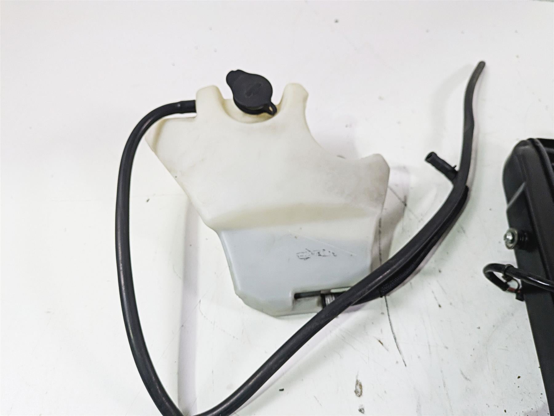 2012 Harley VRSCF Muscle V Rod Radiator Fans Reservoir Hoses 26722-04 {{ shop.shopifyCountryName }} - Mototech271