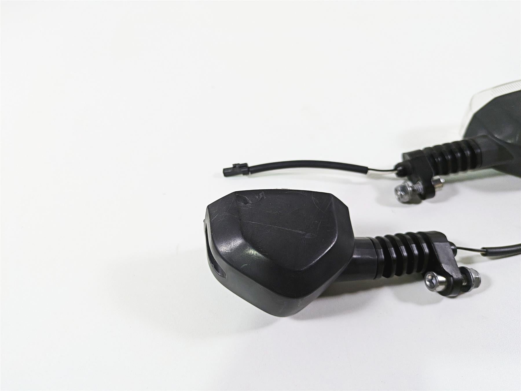 2015 Triumph Tiger Explorer XC Front Blinker Turn Signal Set - Read T2704205 {{ shop.shopifyCountryName }} - Mototech271