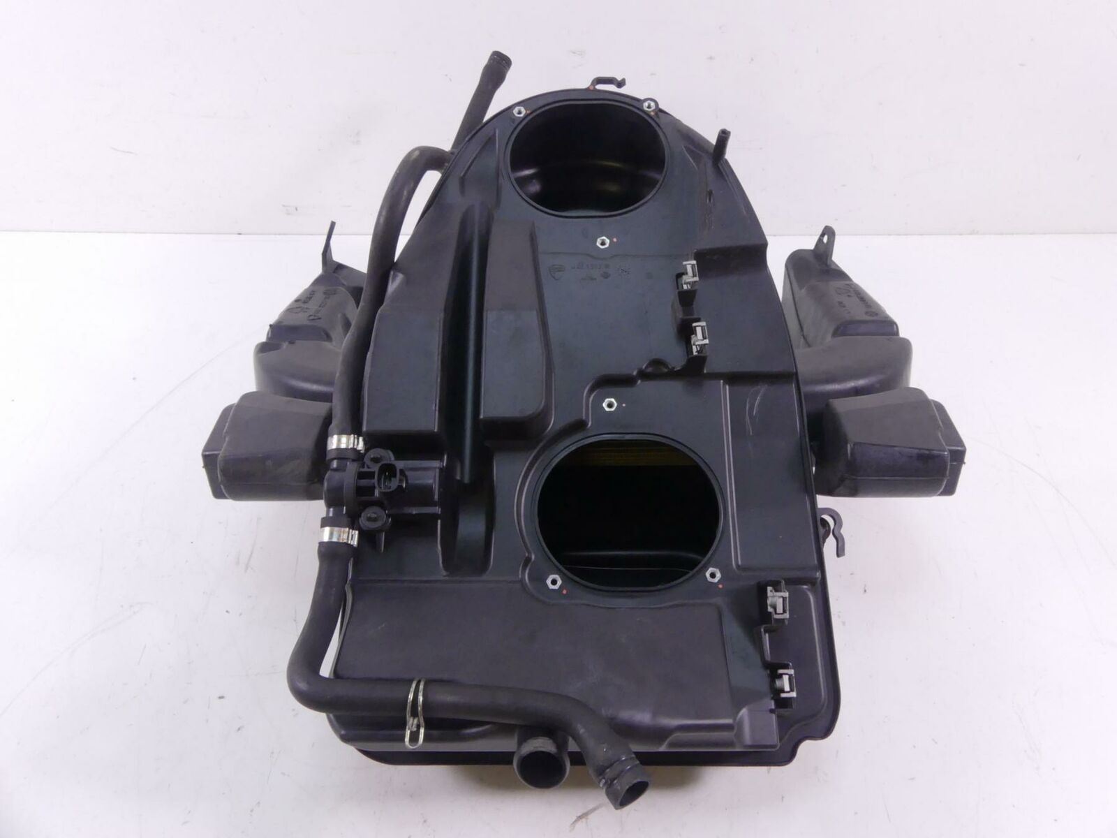 2015 Ducati Diavel Dark Air Box Cleaner Breather Filter & Ram Tubes 44213031A {{ shop.shopifyCountryName }} - Mototech271