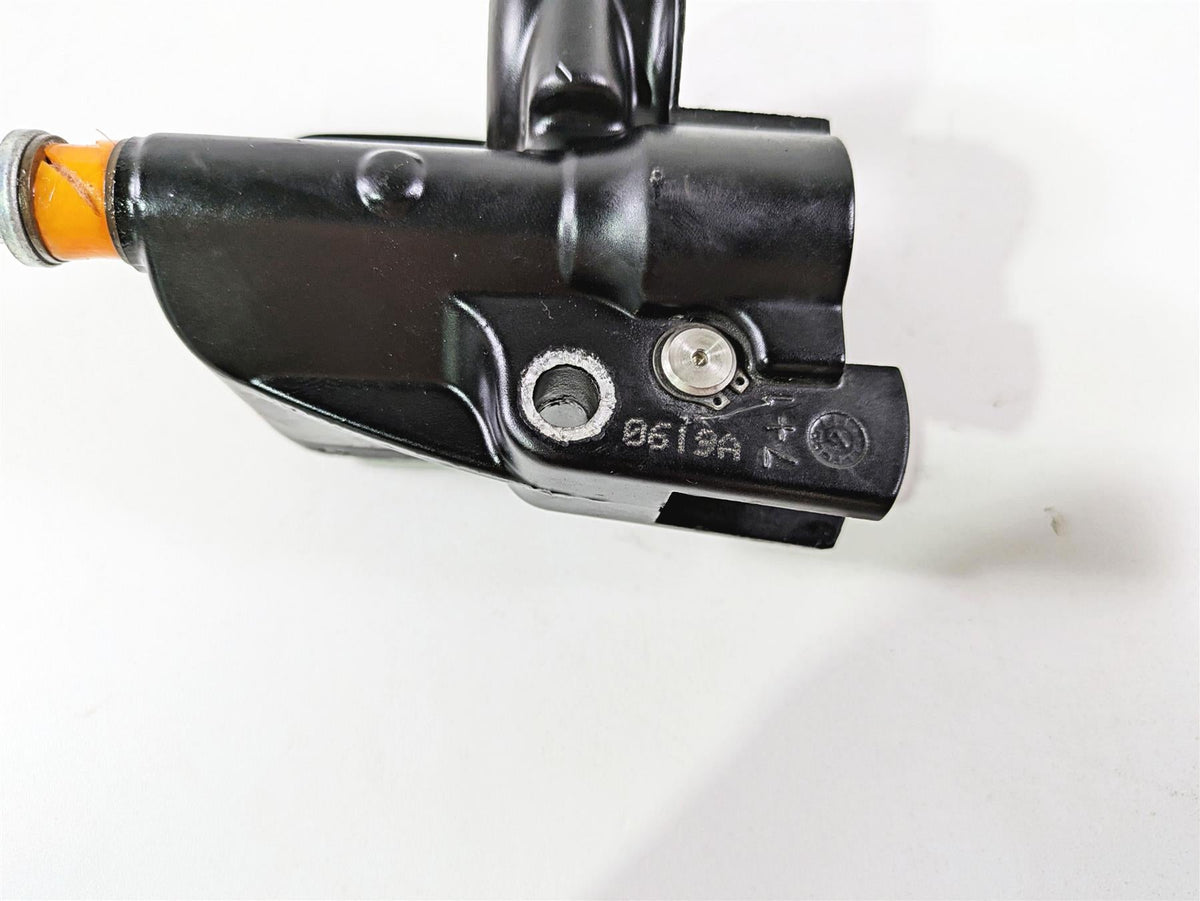 2009 Harley FLSTSB Cross Bones Front Master Cylinder 9/16 45019-08C {{ shop.shopifyCountryName }} - Mototech271