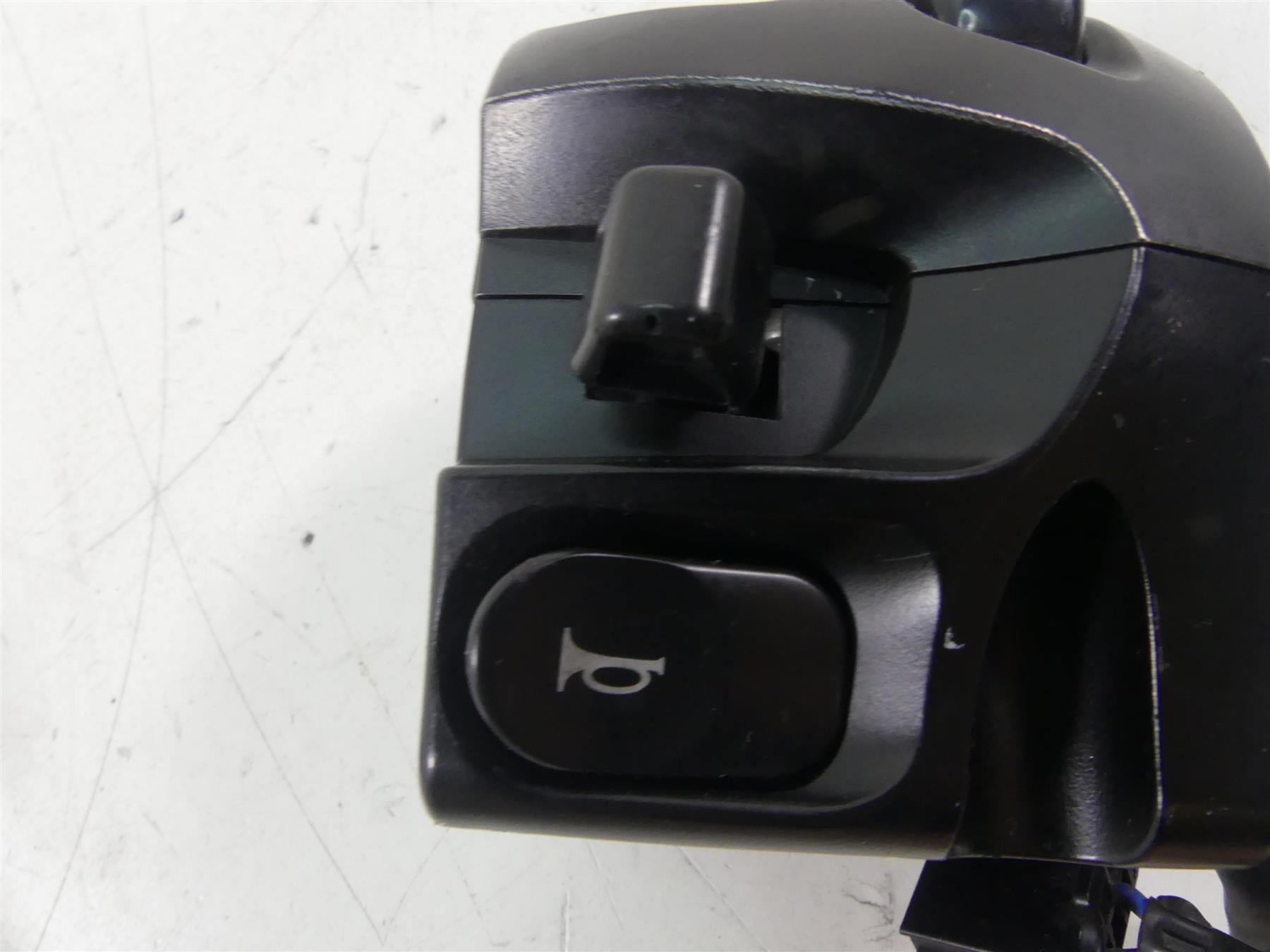 2012 Victory Cross Country Left Hand Turn Signal Horn Control Switch 4012119 {{ shop.shopifyCountryName }} - Mototech271