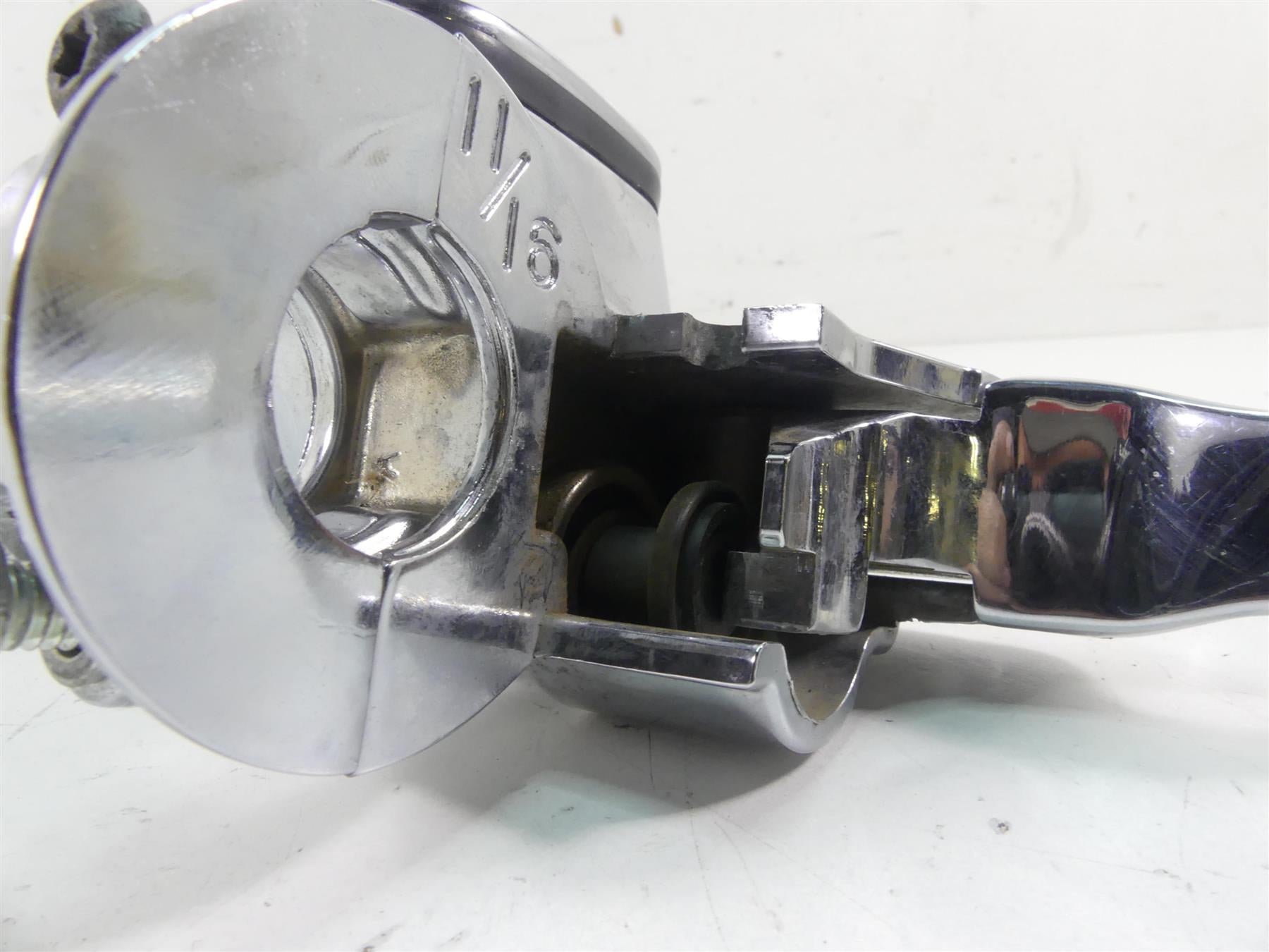2005 Harley Touring CVO FLHTC SE Electra Glide Front Brake Ma Cylinder 46431-05 {{ shop.shopifyCountryName }} - Mototech271