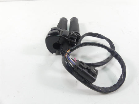 2013 Harley Touring FLTRX Road Glide Right Hand Cruise Control Switch 71684-06A {{ shop.shopifyCountryName }} - Mototech271