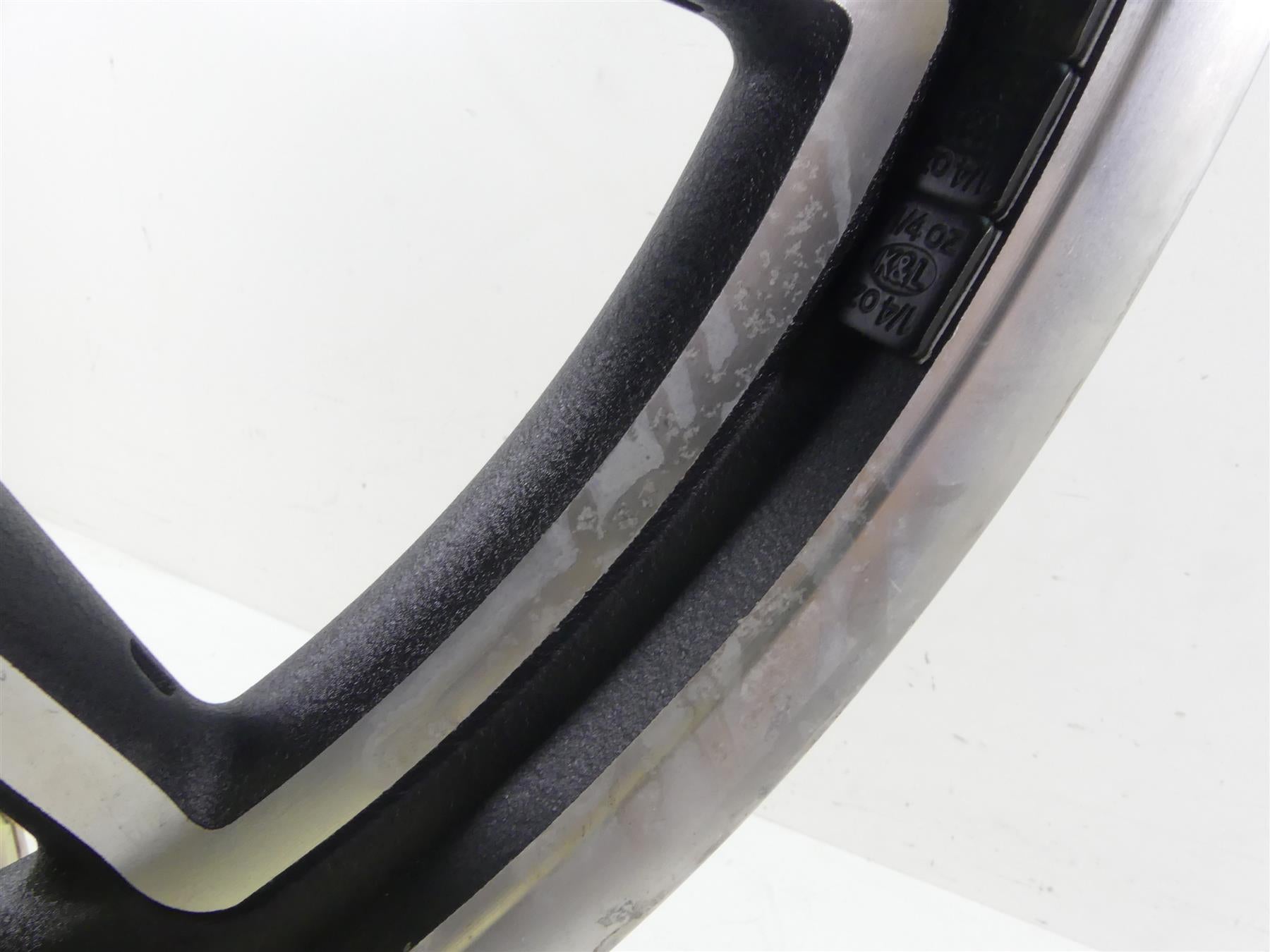 2014 Harley FXDL Dyna Low Rider Front 19x2.5 Front Wheel Rim -Read 43300280 {{ shop.shopifyCountryName }} - Mototech271