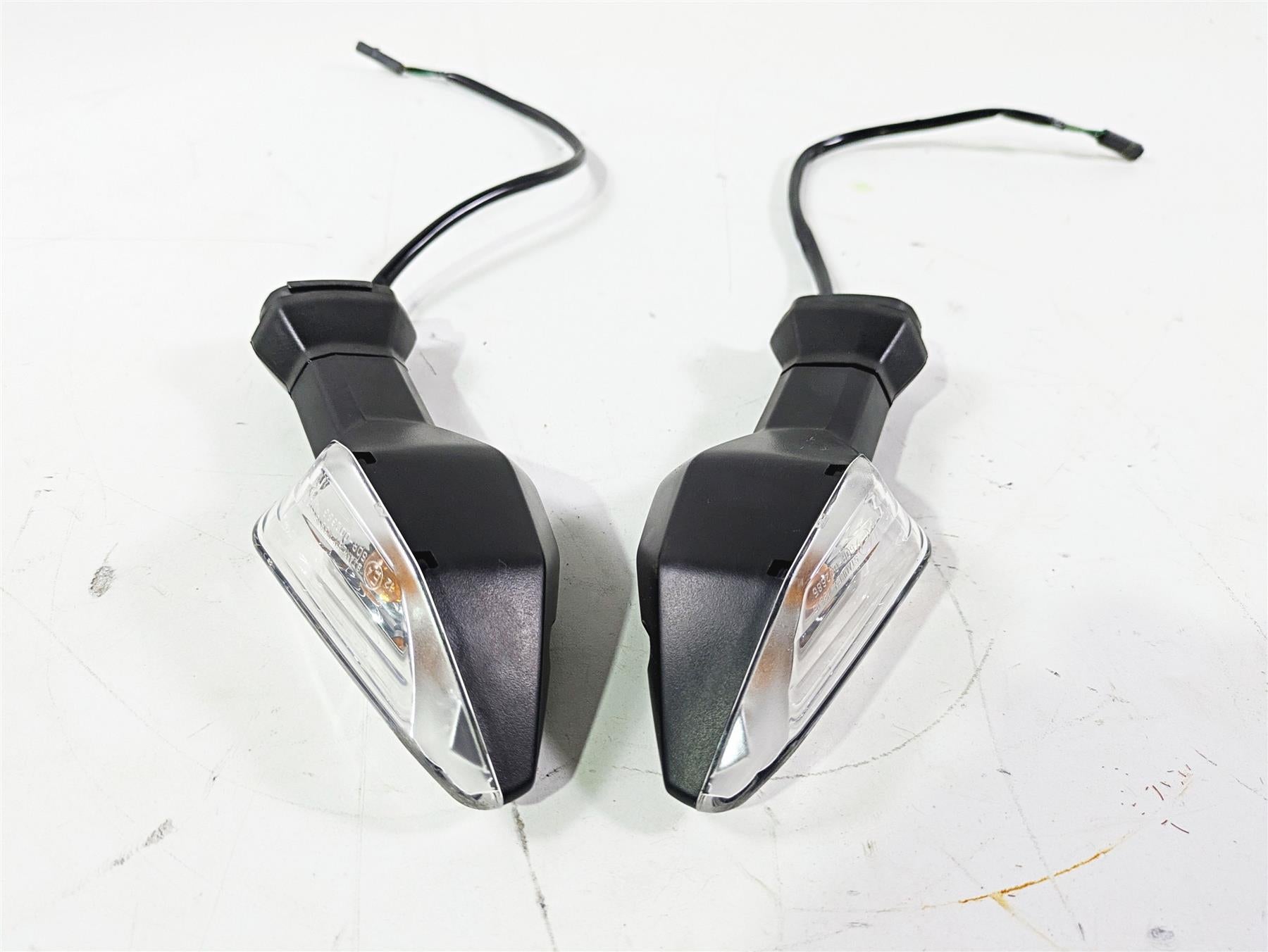 2022 Kawasaki ZR900RS Cafe Rear Blinker Turn Signal Set 23037-0537 23037-0538 {{ shop.shopifyCountryName }} - Mototech271