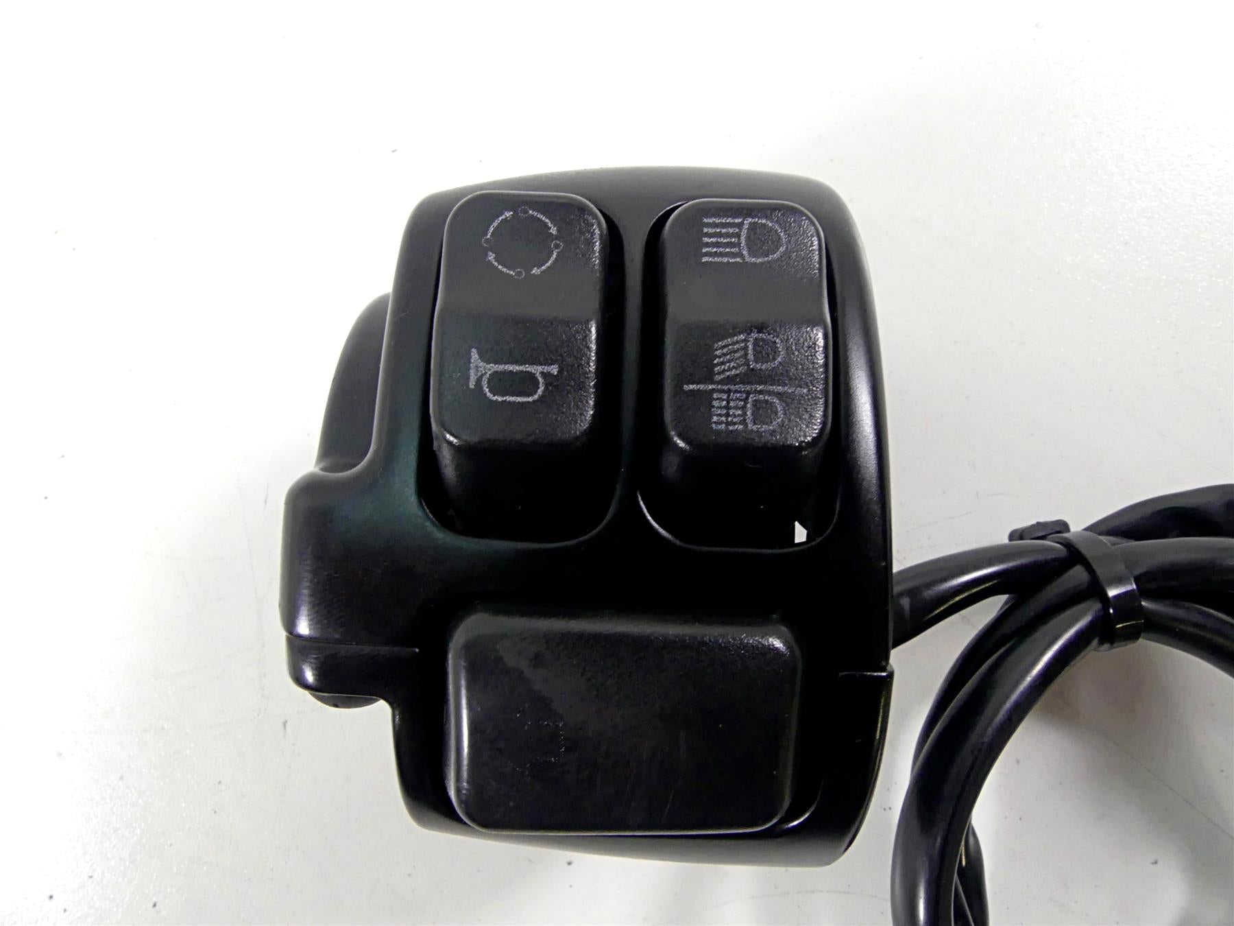 2017 Harley XL1200 CX Sportster Roadster Left Hand Light Control Switch 71500292 {{ shop.shopifyCountryName }} - Mototech271