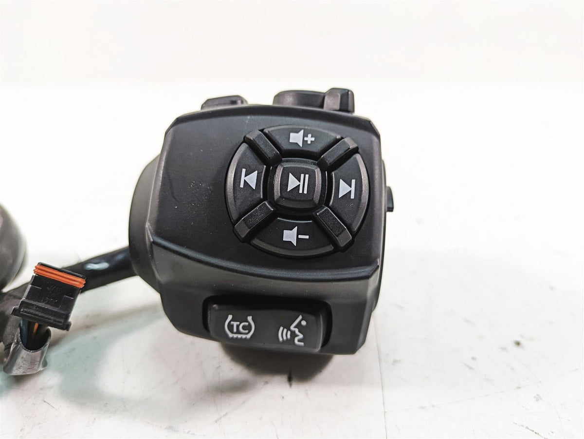 2022 Harley RA1250 S Pan America Right Hand Start Stop Control Switch 71500523A {{ shop.shopifyCountryName }} - Mototech271
