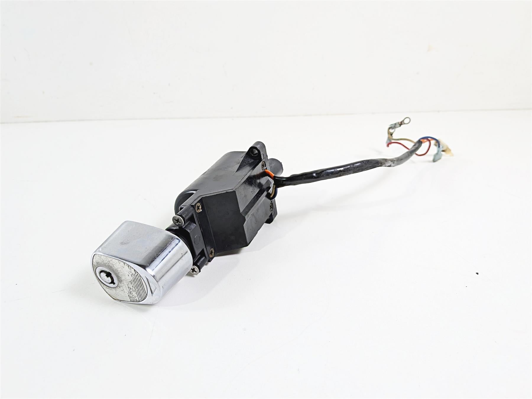 1993 Harley Touring FLHTCU Electra Glide Ignition Switch Unlocked ; VIN 71526-93B {{ shop.shopifyCountryName }} - Mototech271
