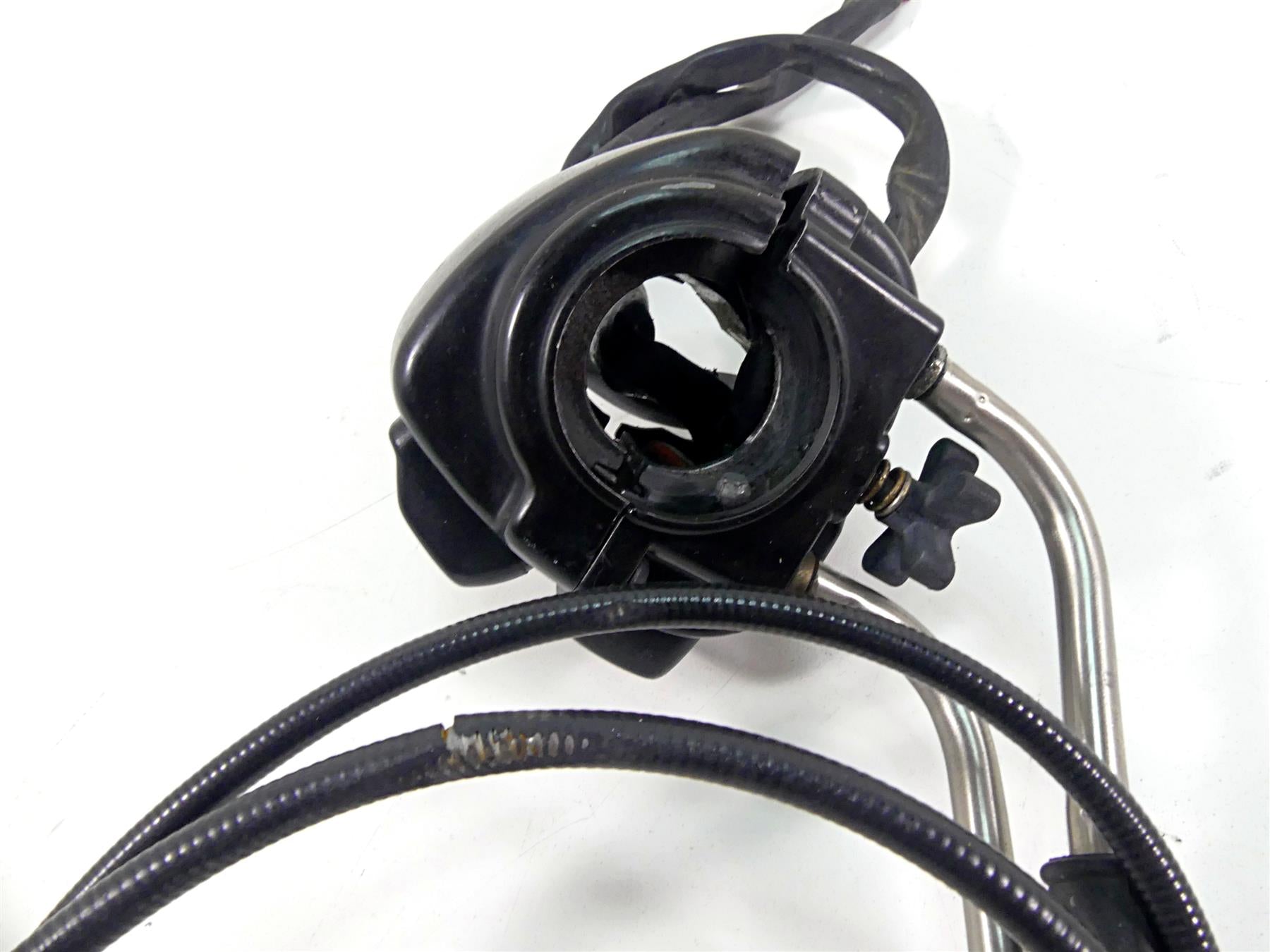 2013 Harley VRSCF Muscle Vrod Right Hand Control Switch Throttle -Read 71684-06A {{ shop.shopifyCountryName }} - Mototech271