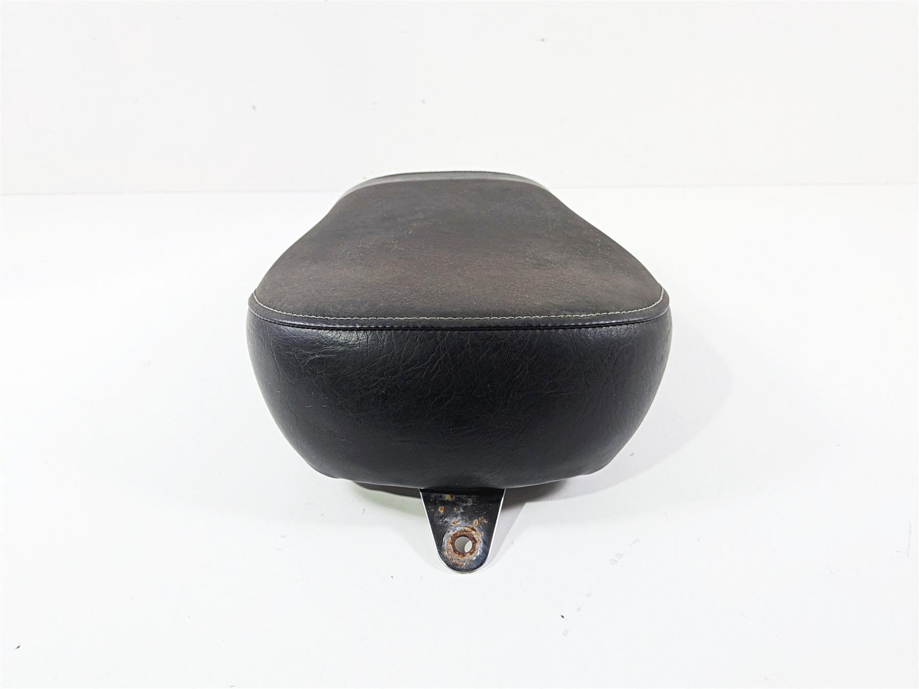 2006 Suzuki VL800 C50 Boulevard Rear Passenger Seat Saddle 45300-41F00-48H {{ shop.shopifyCountryName }} - Mototech271