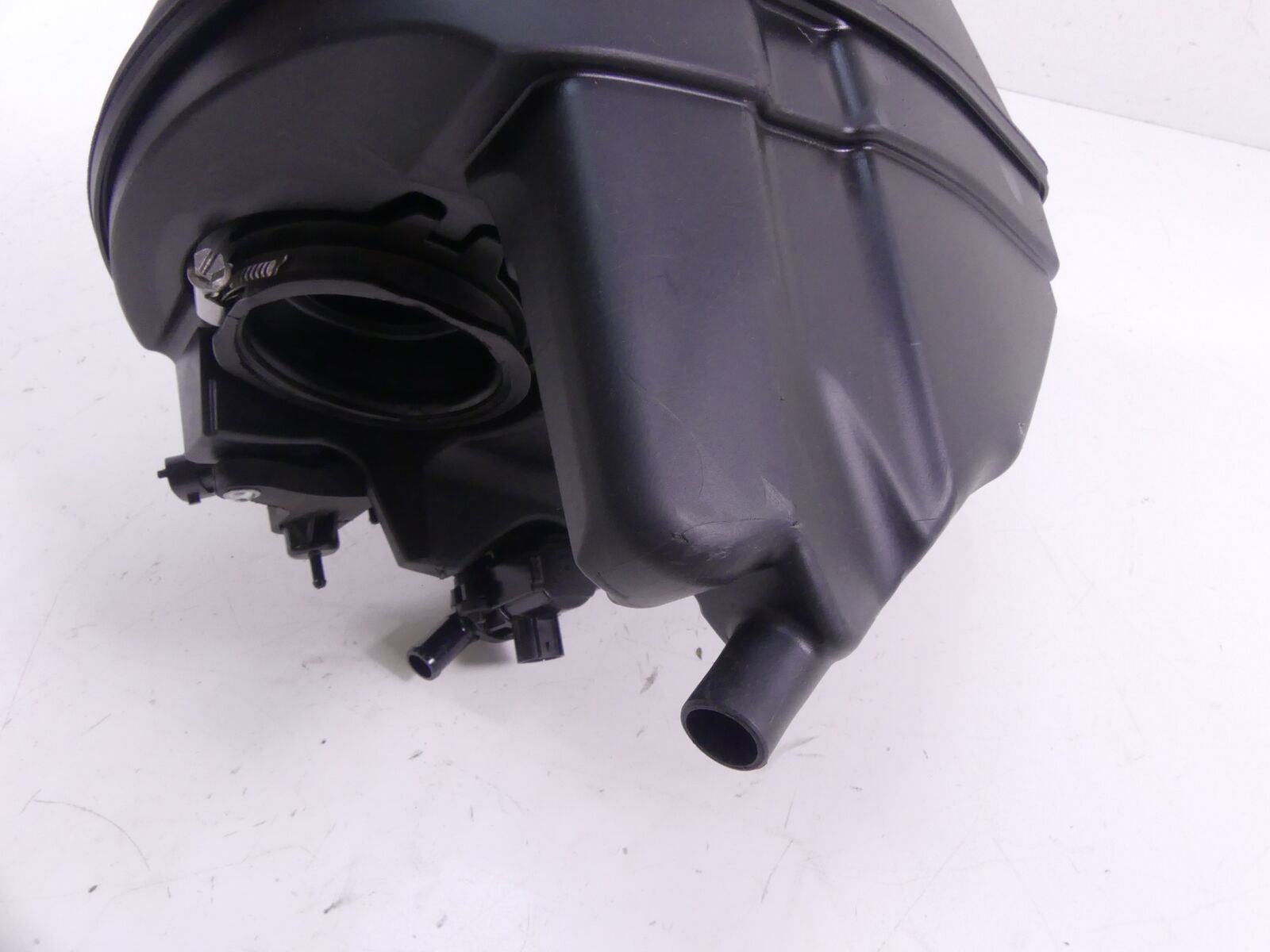 2016 Ducati Hypermotard 939SP Air Filter Cleaner Breather Box 44212691B {{ shop.shopifyCountryName }} - Mototech271