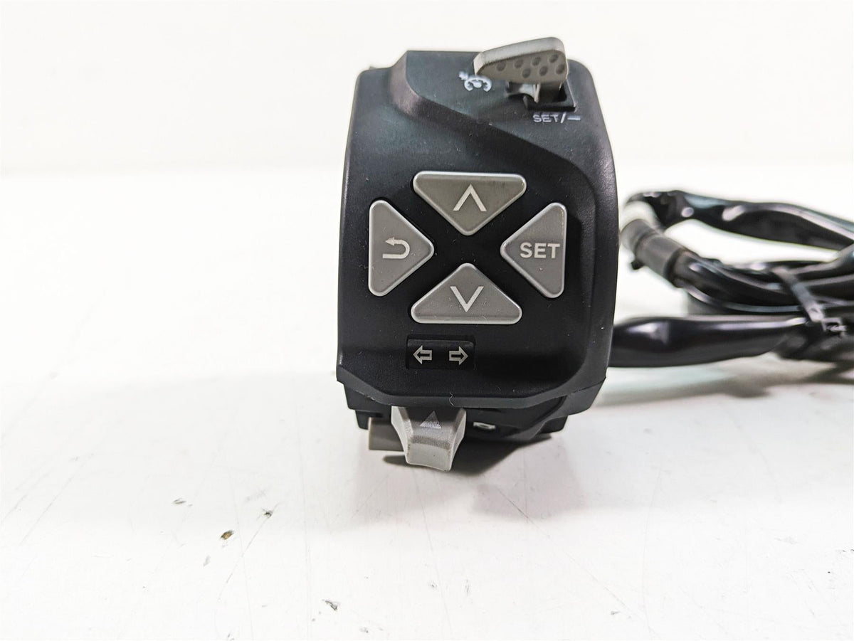 2020 KTM 1290 Super Adventure R Left Hand Turn Signal Control Switch 61411170100 {{ shop.shopifyCountryName }} - Mototech271