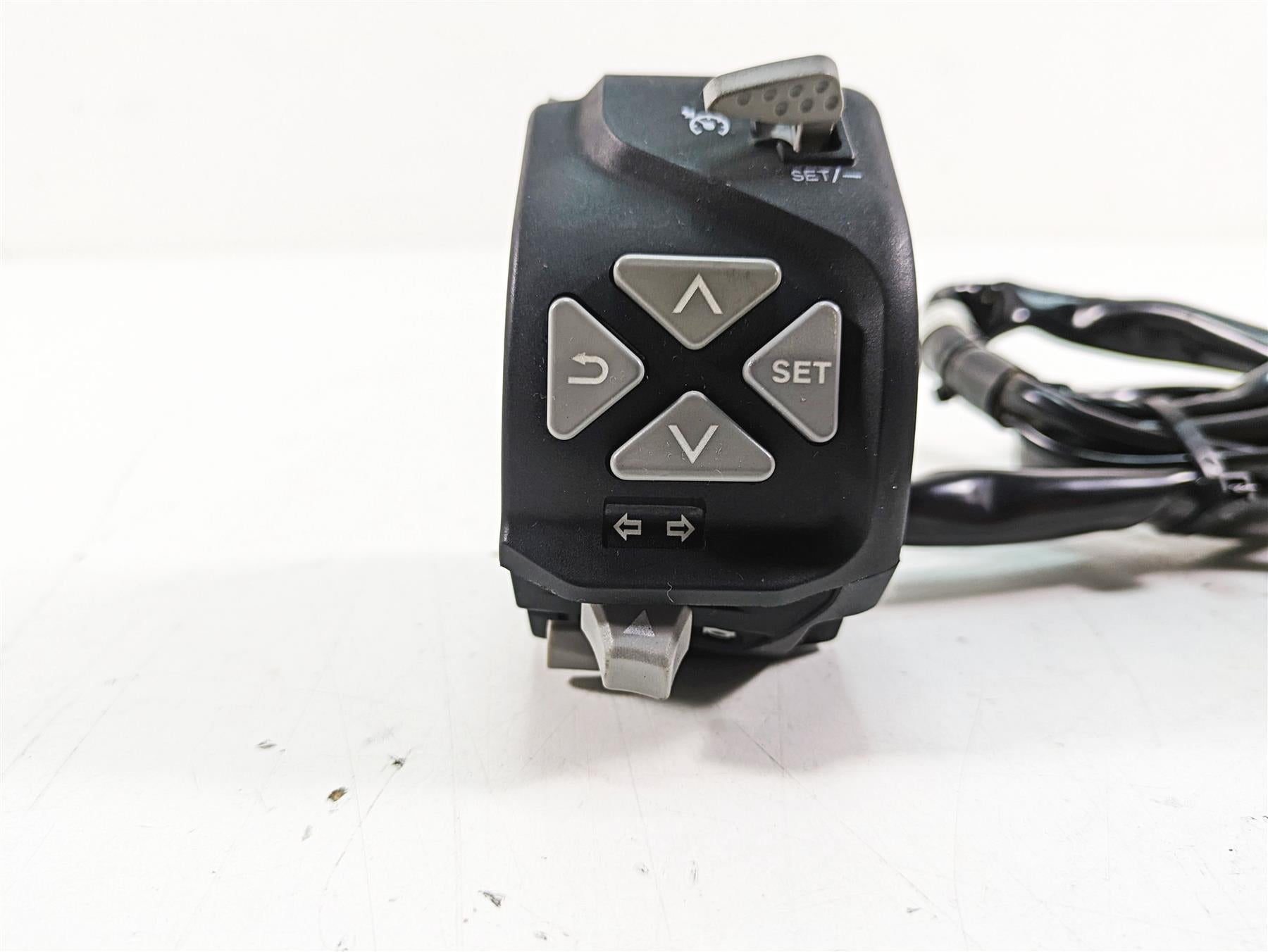 2020 KTM 1290 Super Adventure R Left Hand Turn Signal Control Switch 61411170100 {{ shop.shopifyCountryName }} - Mototech271