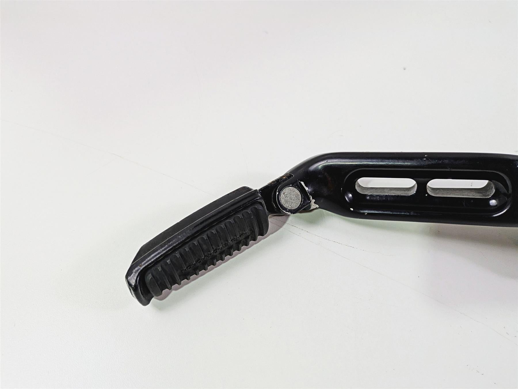 2009 Harley XR1200 Sportster Passenger Foot Peg Rest Set 51049-08 51048-08 {{ shop.shopifyCountryName }} - Mototech271