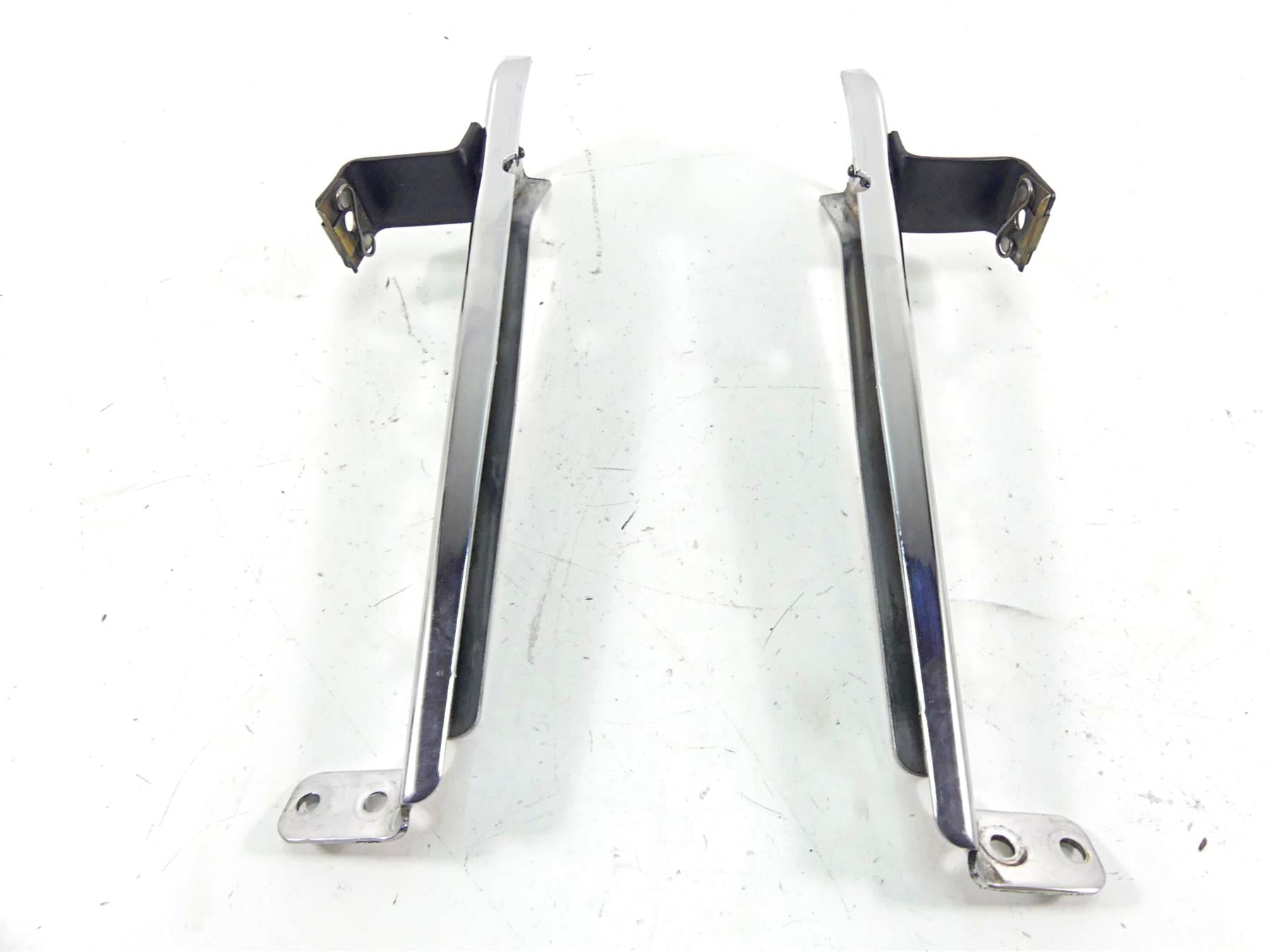 2006 Harley Touring FLHTCU SE E-Glide Saddlebag Support Bracket Set 90718-95A {{ shop.shopifyCountryName }} - Mototech271