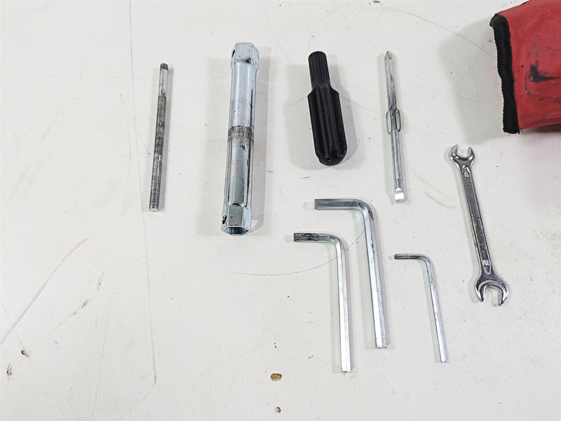 2015 Ducati Hypermotard 821 SP Owners Tool Kit + Bag 69720242C {{ shop.shopifyCountryName }} - Mototech271