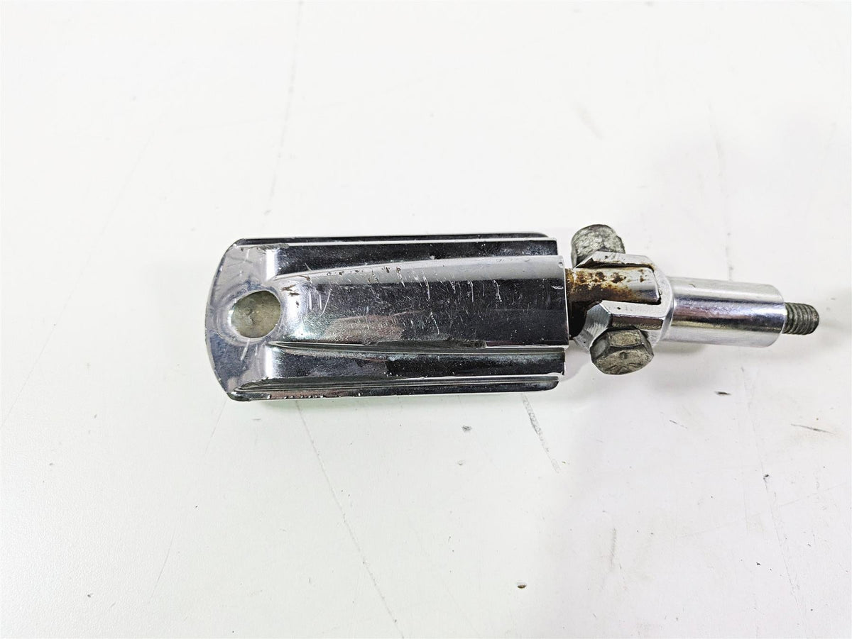2004 Harley FLSTCI Softail Heritage Rear Passenger Foot Peg Set 50942-00 {{ shop.shopifyCountryName }} - Mototech271
