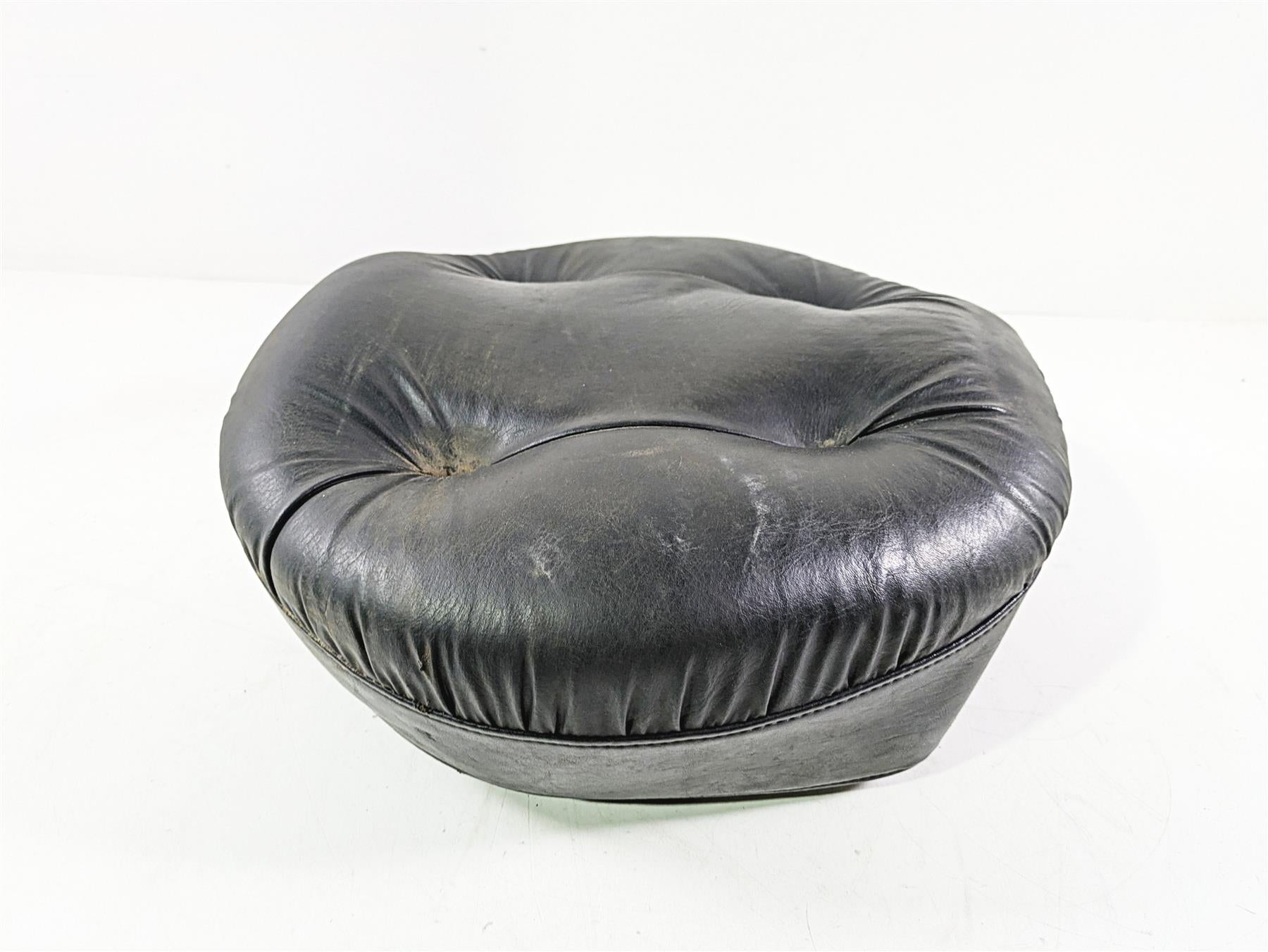 2008 Yamaha XVZ1300 Royal Star Rear Passenger Seat Saddle 4XY-24750-10-00 {{ shop.shopifyCountryName }} - Mototech271
