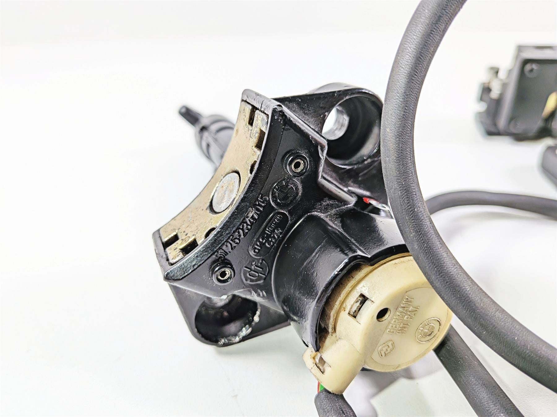 2002 BMW K1200LT 89V3 Ignition Switch Key Fuel Gas Cap Set 51252347015 {{ shop.shopifyCountryName }} - Mototech271