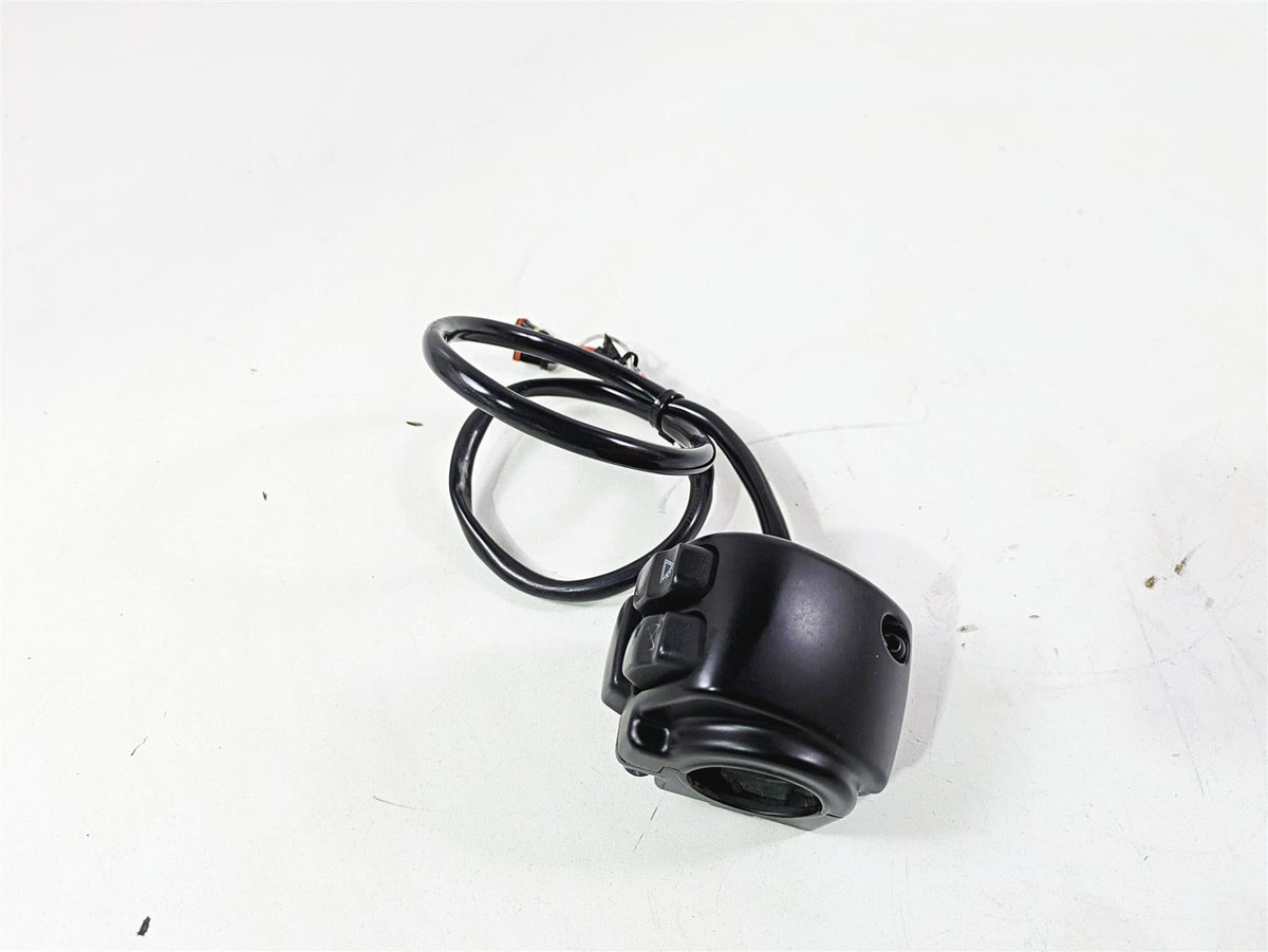 2020 Harley Softail FXST Standard Right Hand Start Stop Control Switch 71500462 {{ shop.shopifyCountryName }} - Mototech271