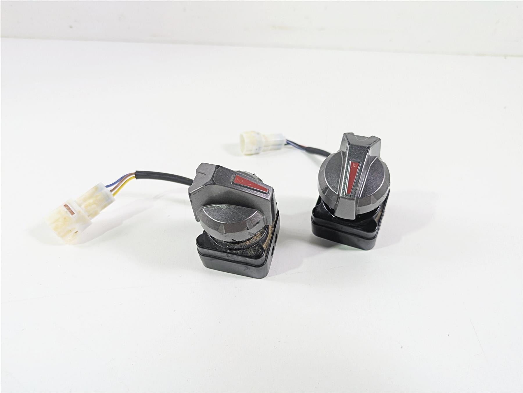 2020 Yamaha YXZ1000 R SS XTR 2 Wheel Drive & Light Switch Set 1XD-H2510-11-00 {{ shop.shopifyCountryName }} - Mototech271