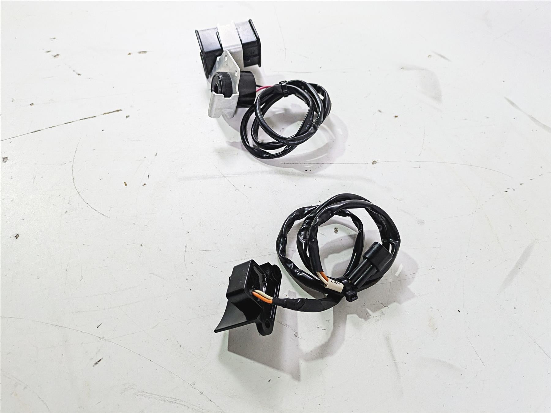 2020 Yamaha Waverunner VX1050 Deluxe Buzzer & Magnet Sensor F1S-68341-00-00 {{ shop.shopifyCountryName }} - Mototech271