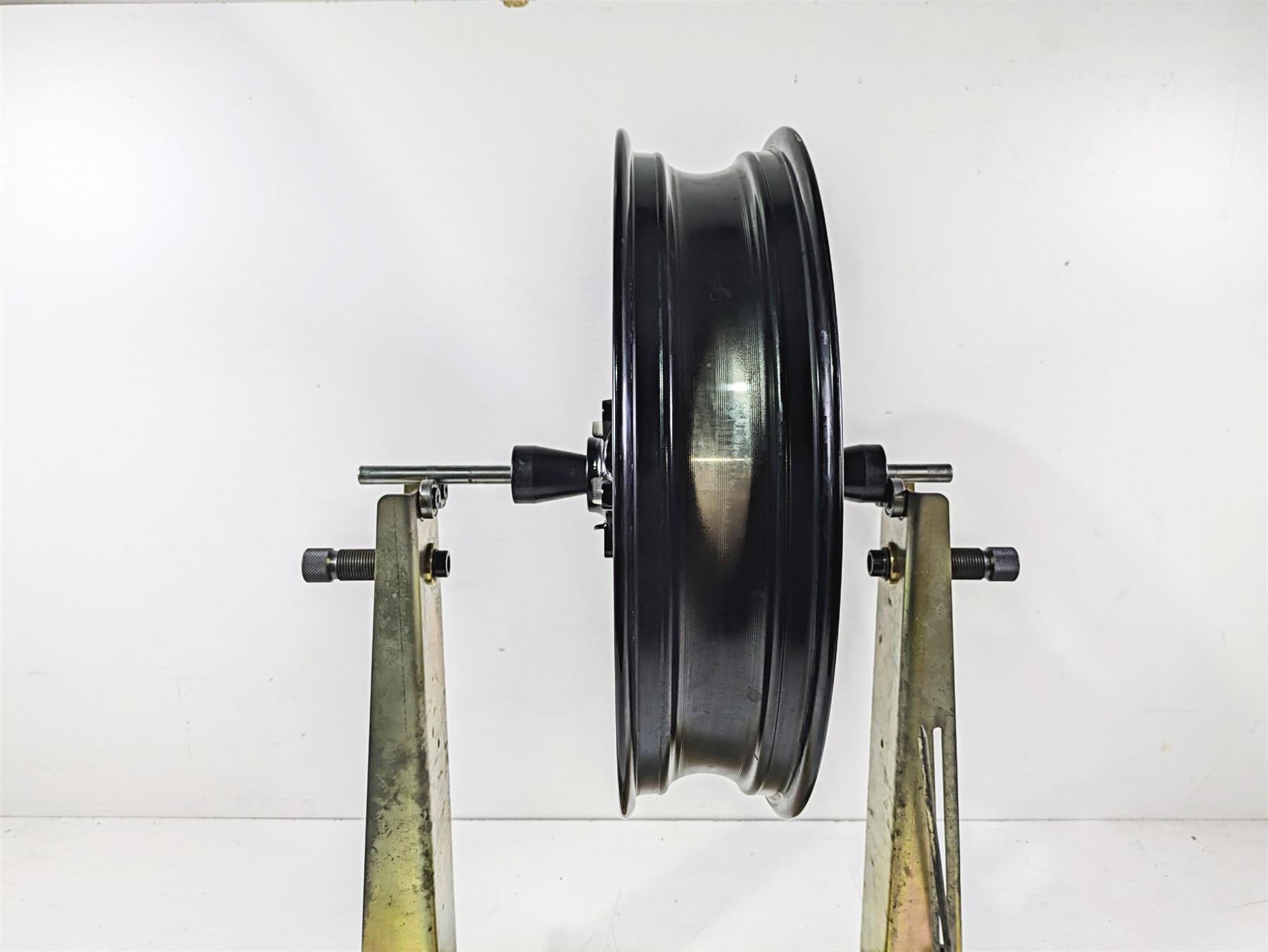 2024 Kawasaki ZX6R ZX636 Ninja 17x3.5 Front Wheel Rim 40 Miles - Read 41073-0728 {{ shop.shopifyCountryName }} - Mototech271