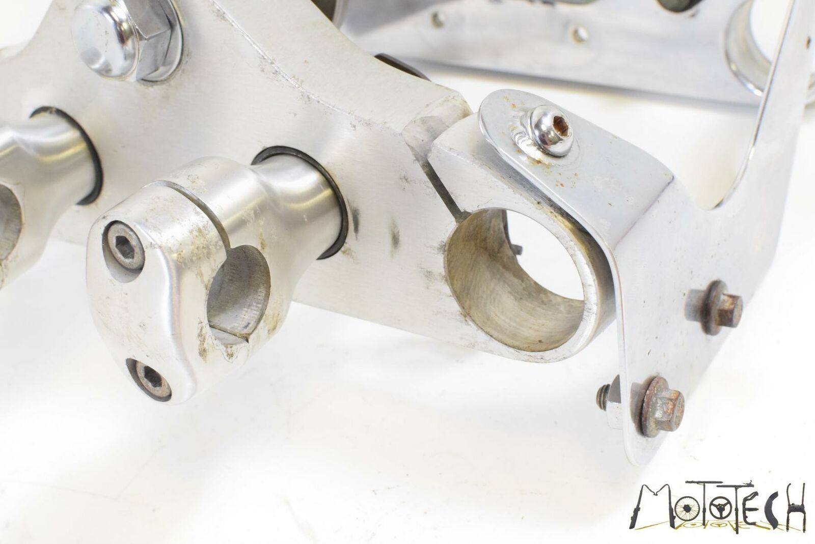 2004 Yamaha XVS650 V-Star Custom Upper Lower Triple Tree Set {{ shop.shopifyCountryName }} - Mototech271