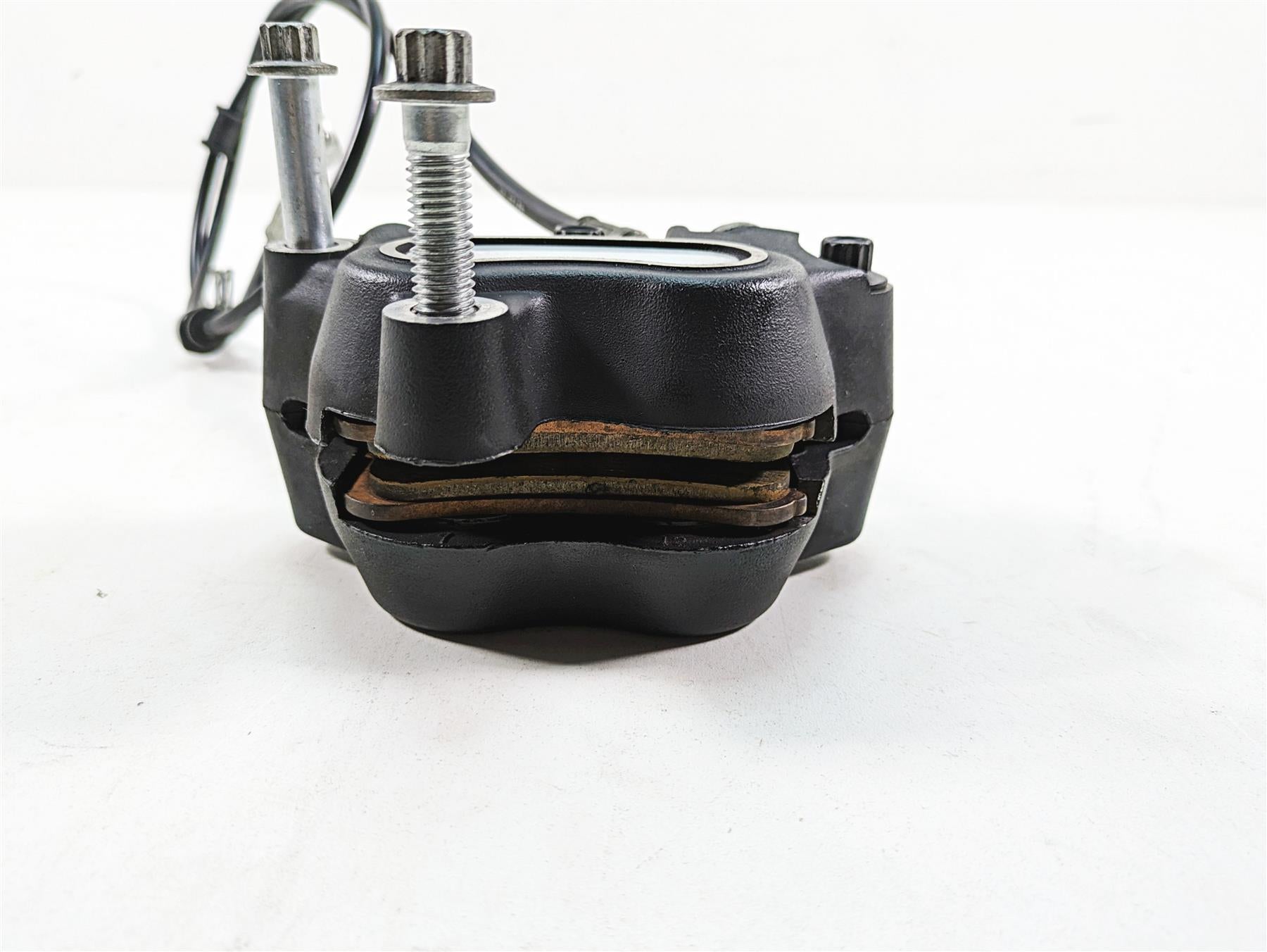 2012 Harley FLD Dyna Switchback Front Brake Caliper + Line 41300001 {{ shop.shopifyCountryName }} - Mototech271