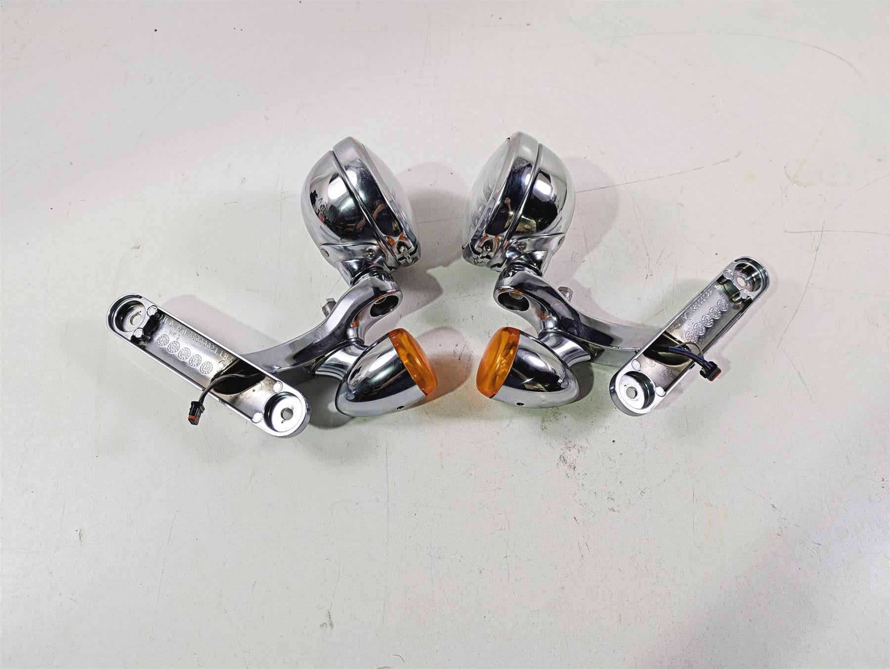 2015 Harley Touring FLHTKL Electra Glide Front Spot Light Blinker Set 68000021 {{ shop.shopifyCountryName }} - Mototech271