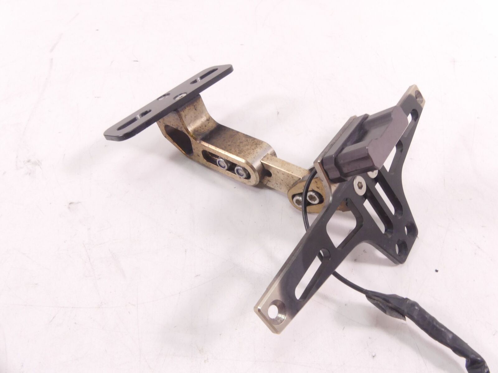 2018 Suzuki GSXR750 Aftermarket License Plate Holder & Light Bracket Mount {{ shop.shopifyCountryName }} - Mototech271
