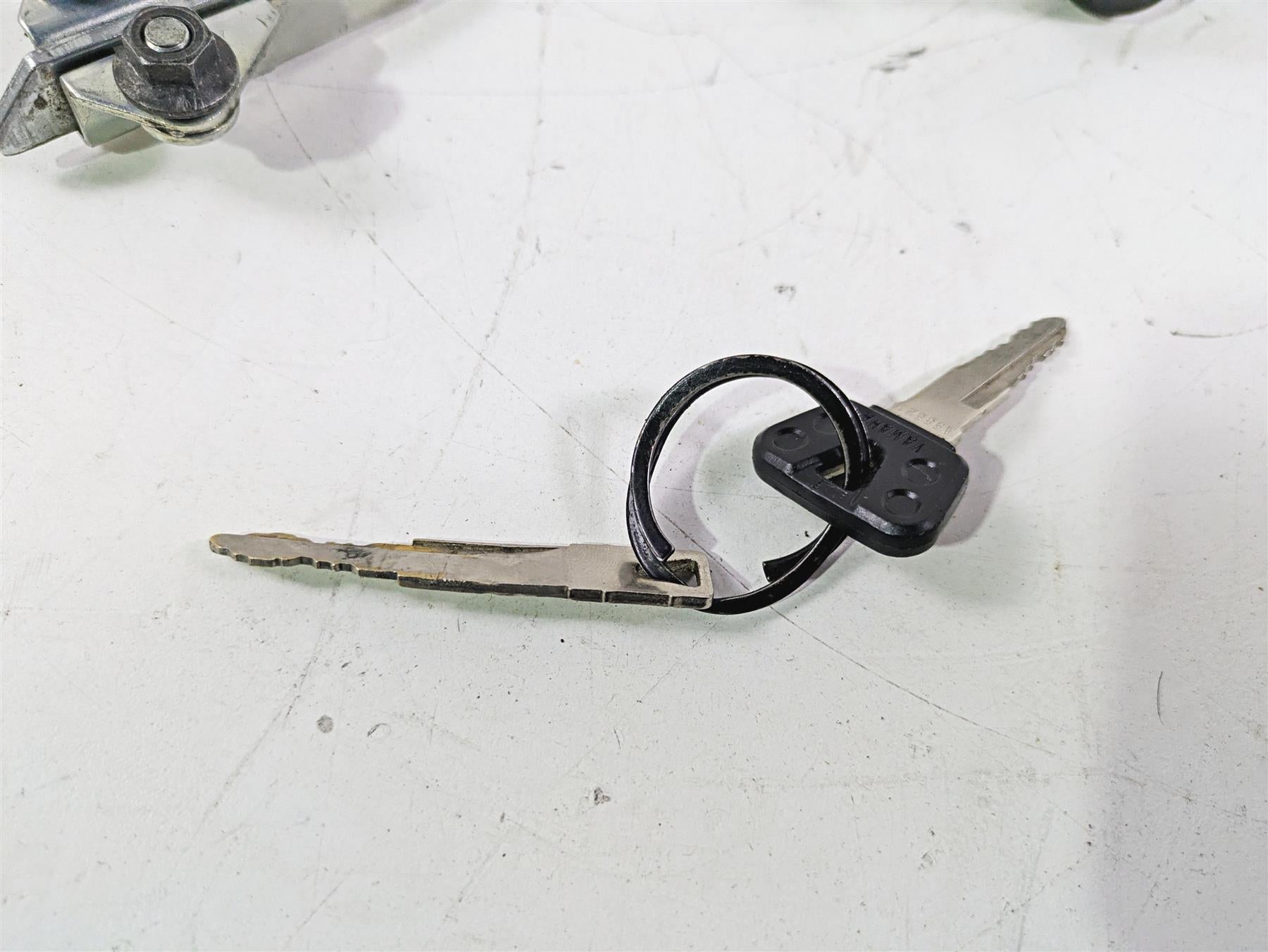 2012 Yamaha XT1200 Super Tenere Seat Lock & Key Set {{ shop.shopifyCountryName }} - Mototech271