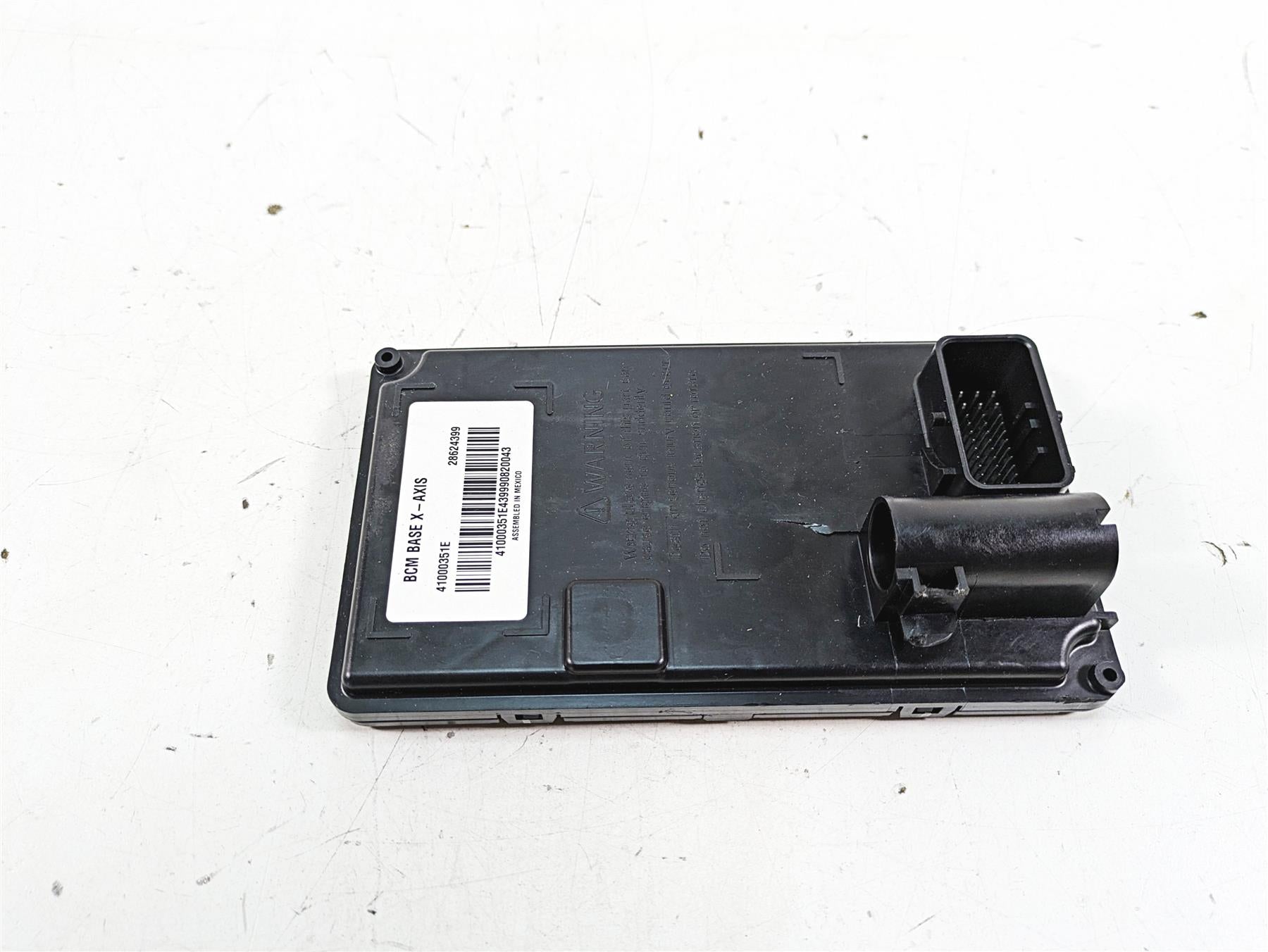 2019 Harley XL883N Sportster Iron Bcm Body Ctrl Module X-Axis -Crack 41000351E {{ shop.shopifyCountryName }} - Mototech271