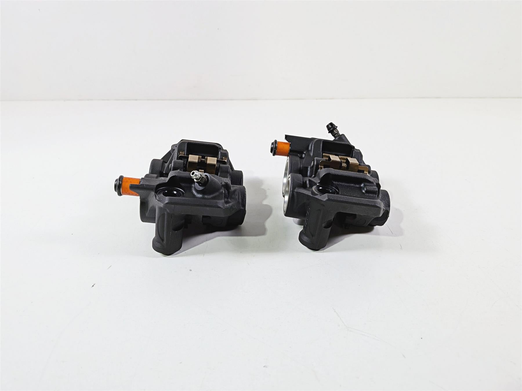 2016 Yamaha YZF R1 RN32 Front Brake Caliper 108mm Set 2CR-2580T-00 2CR-2580U-00 {{ shop.shopifyCountryName }} - Mototech271