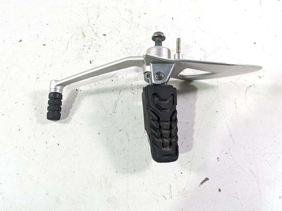 2022 BMW R1250 RT K052 Left Front Footpeg Foot Peg & Shifter Set 46718560382 {{ shop.shopifyCountryName }} - Mototech271