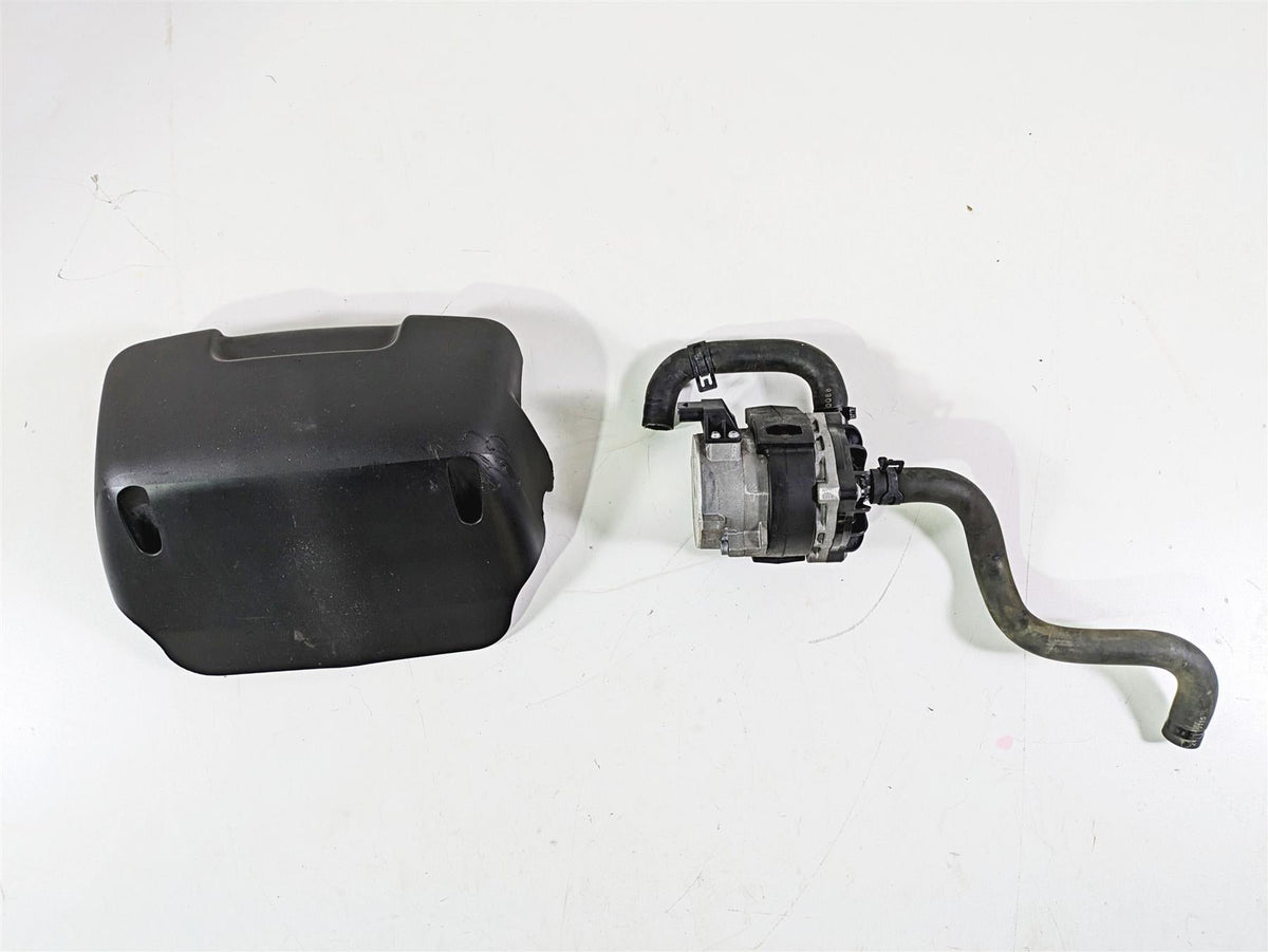 2017 Harley Touring FLHTKSE CVO E-Glide Water Pump + Lines & Cover 26600048A {{ shop.shopifyCountryName }} - Mototech271