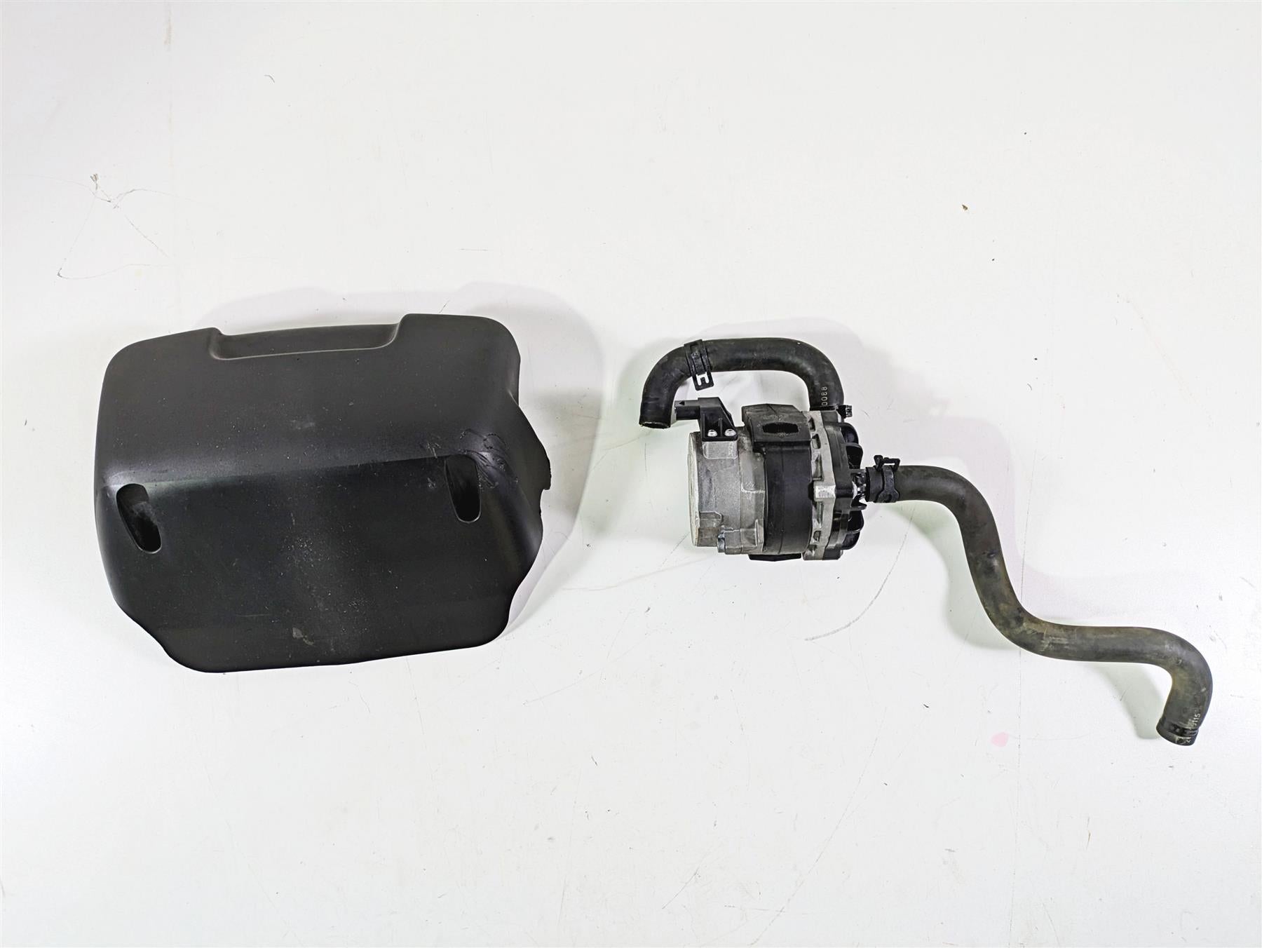 2017 Harley Touring FLHTKSE CVO E-Glide Water Pump + Lines & Cover 26600048A {{ shop.shopifyCountryName }} - Mototech271