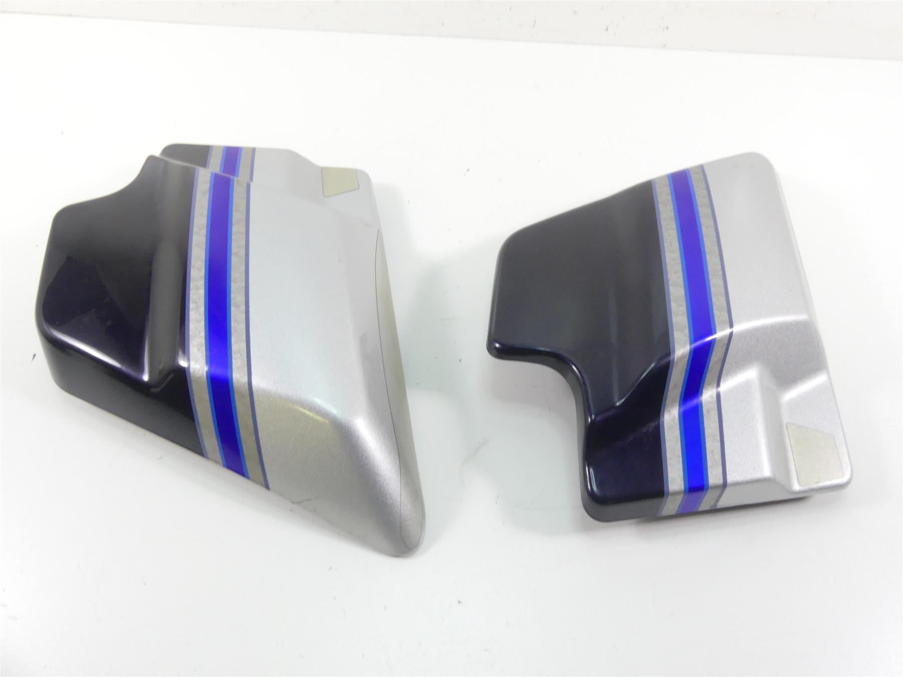 2009 Harley FLHTCU SE4 CVO E-Glide Nice Side Cover Fairing Set 66048-09 66250-09 {{ shop.shopifyCountryName }} - Mototech271