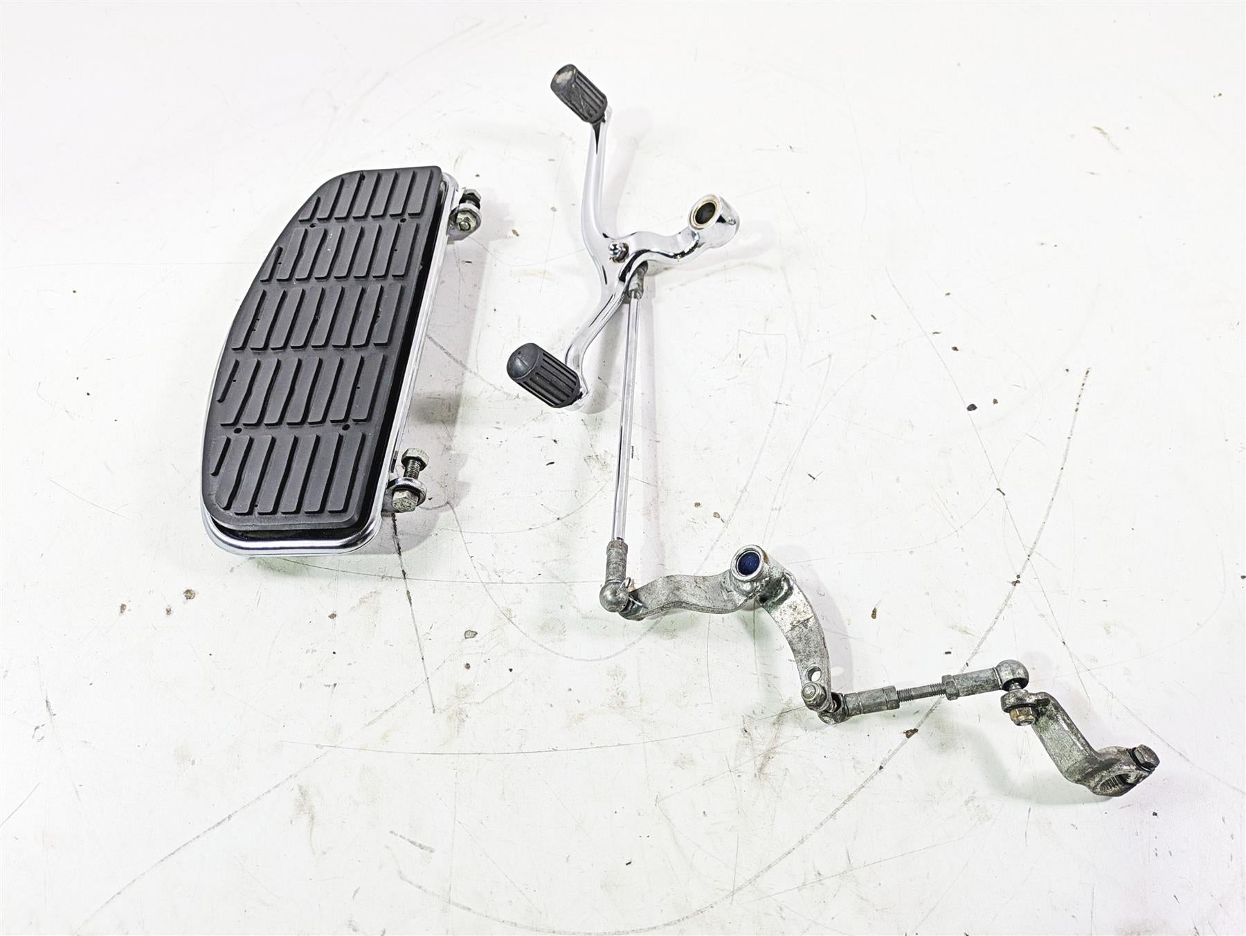 1998 Moto Guzzi California 1100 EV Left Floor Board & Shift Lever GU03422130 {{ shop.shopifyCountryName }} - Mototech271